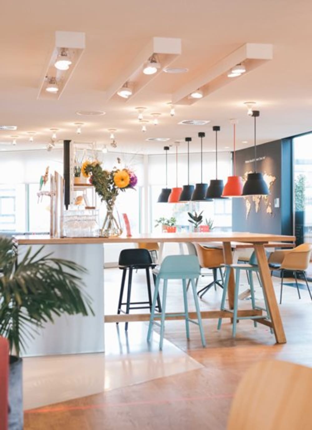 Top Happiness Business Center