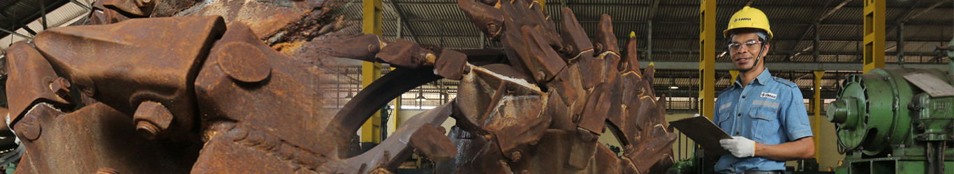 Background gambar bergaya abstrak dengan warna merah dan biru yang mewakili branding lowongan kerja, dengan pola geometris dan gradasi warna yang halus