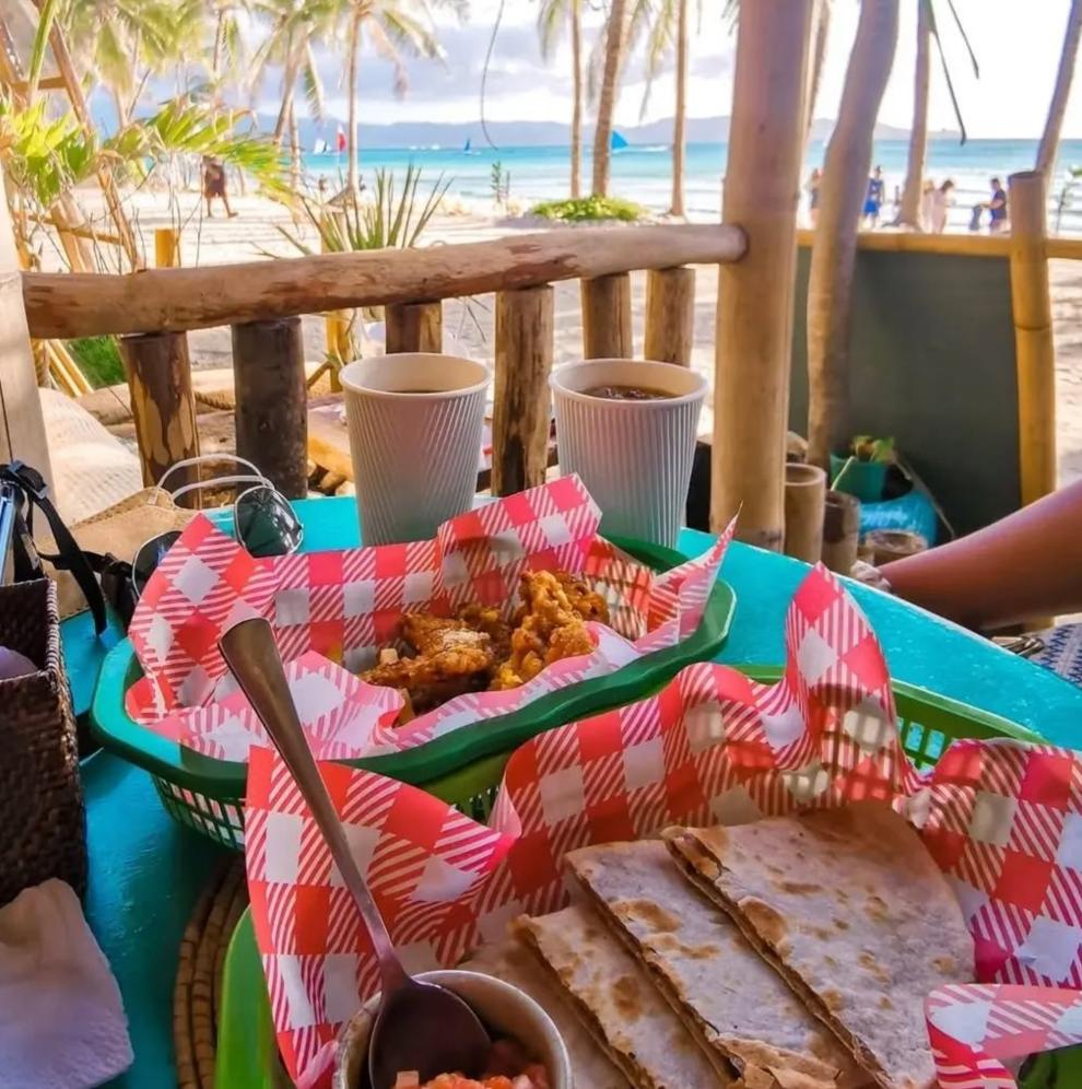 Chichas chicken wings