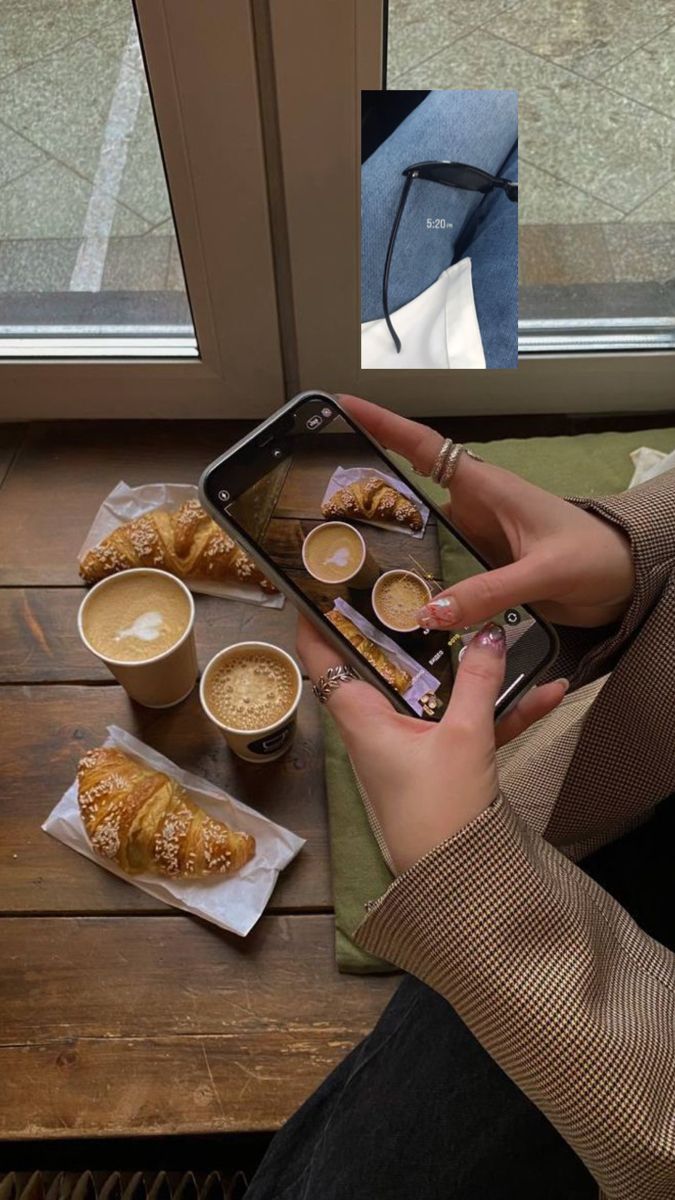 The Pressure to Keep Up: How Social Media Makes You Feel Like You’re Running Out of Time
