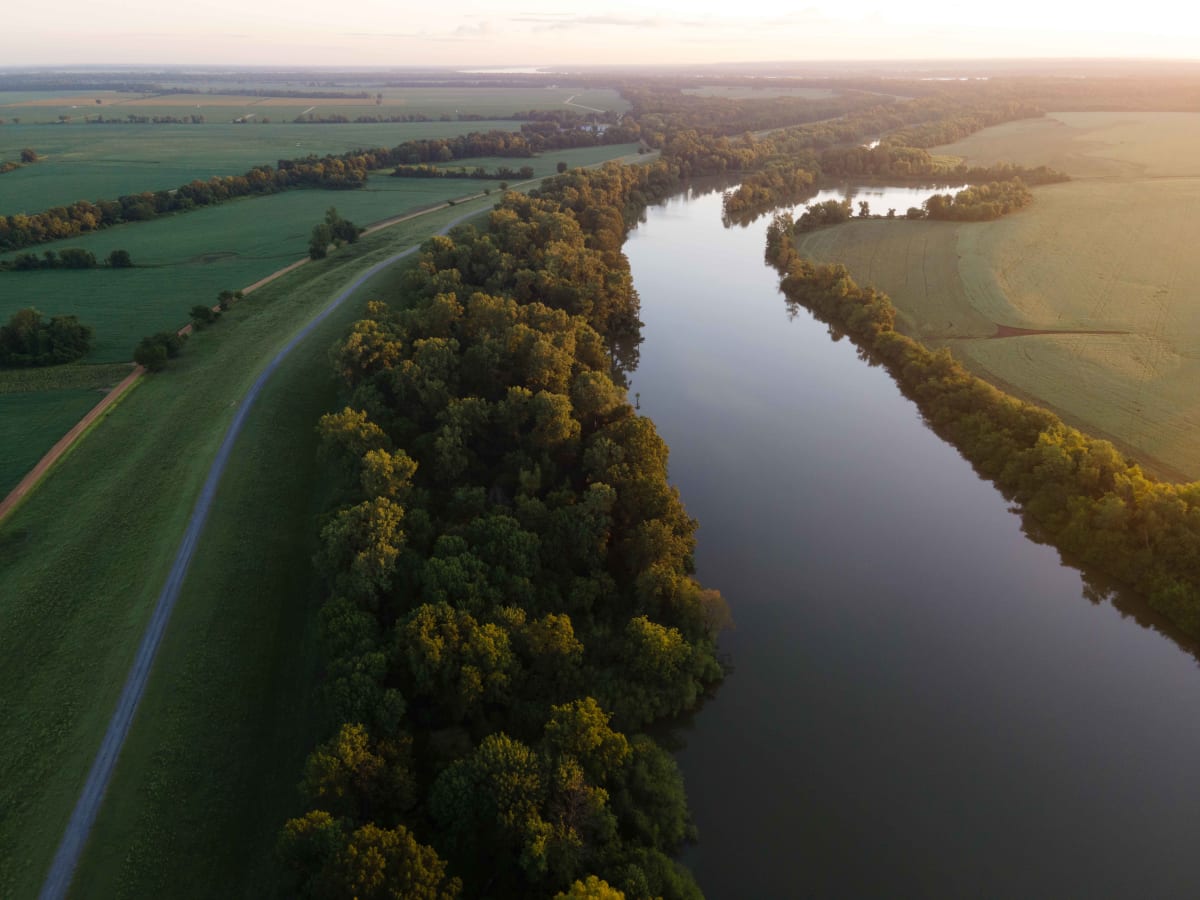 mississippi river valley landscape