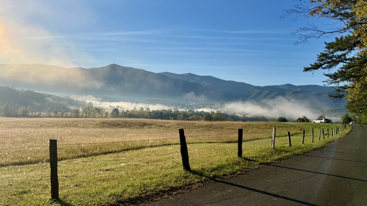 smoky mountains parking cades cove early morning