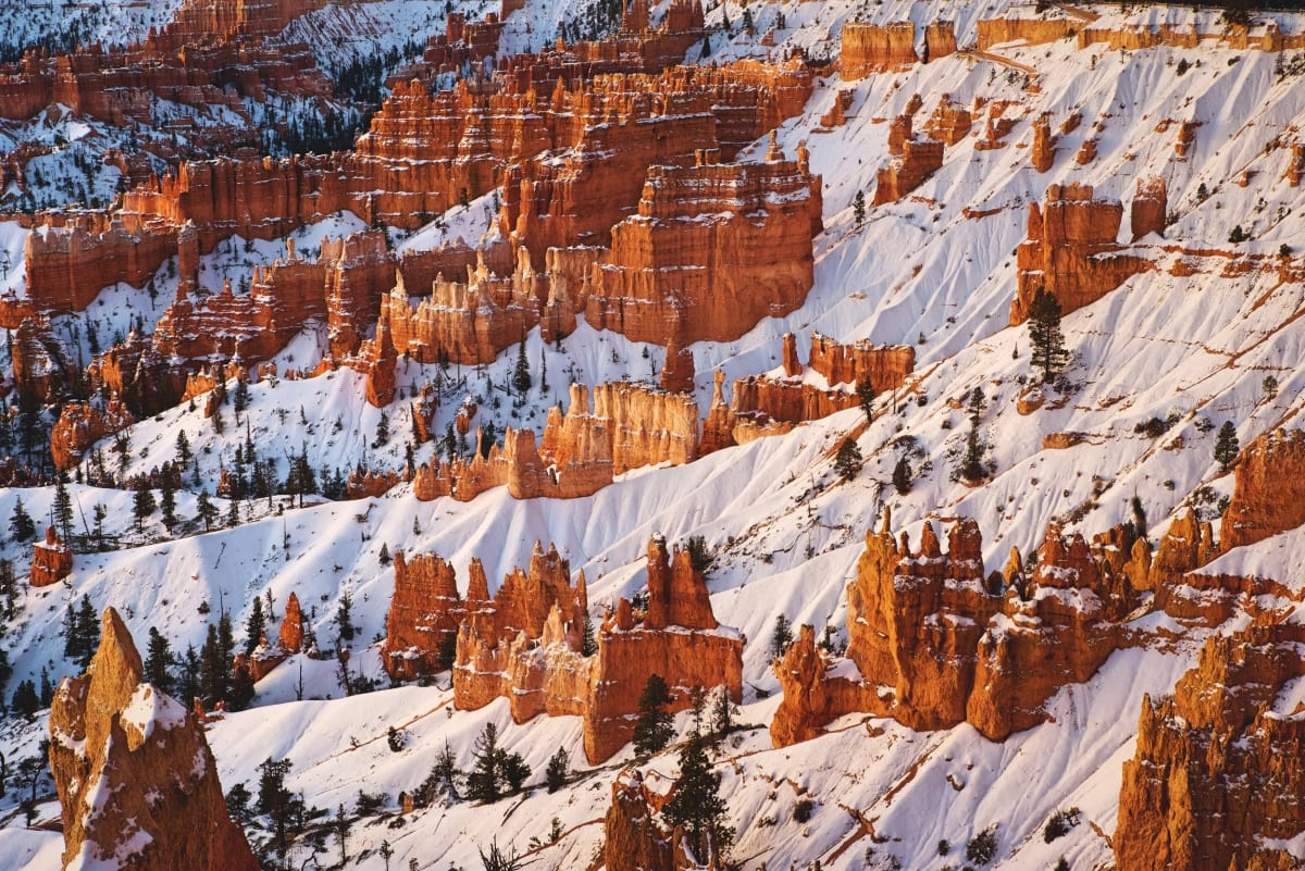 Bryce Canyon snow hoodoos winter