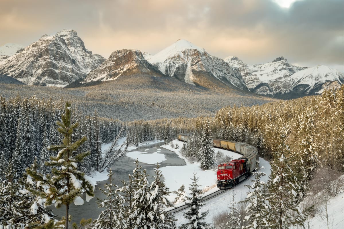 Morants Curve winter train