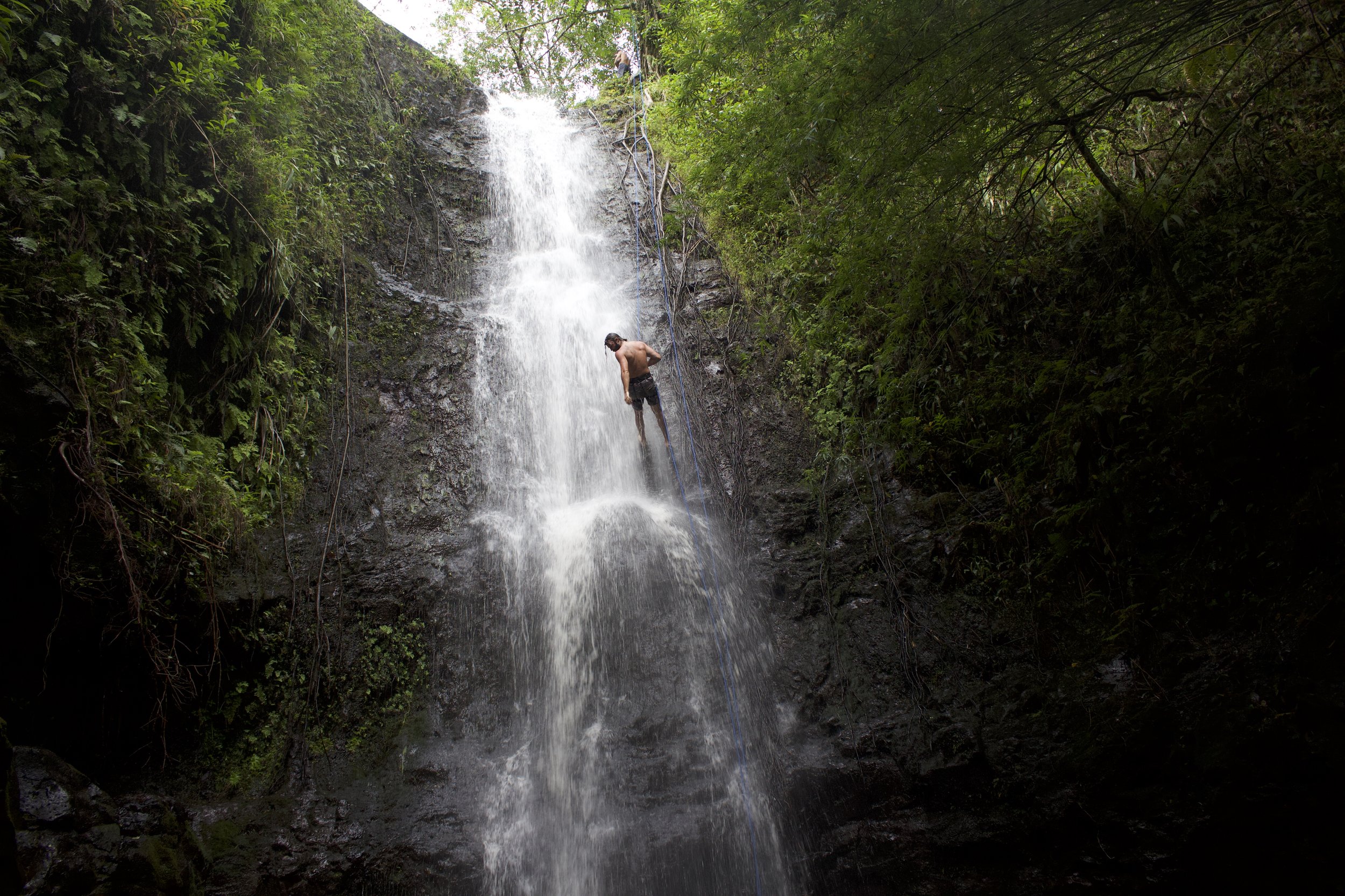 hawaii waterfall hikes
