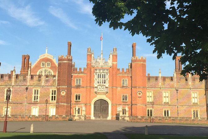 Hampton Court Palace grounds Thames