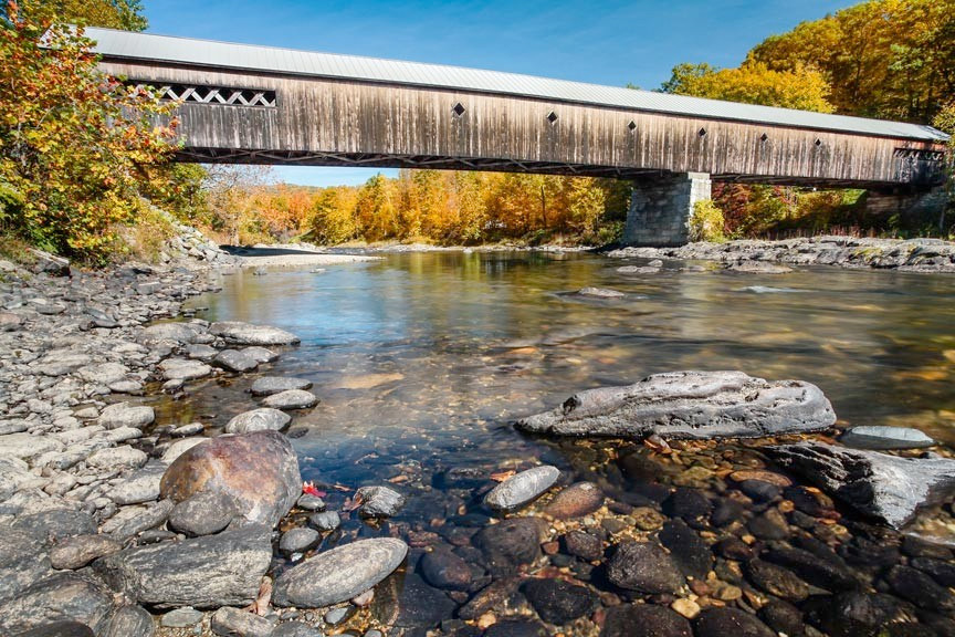 woodstock vermont fall foliage covered bridge