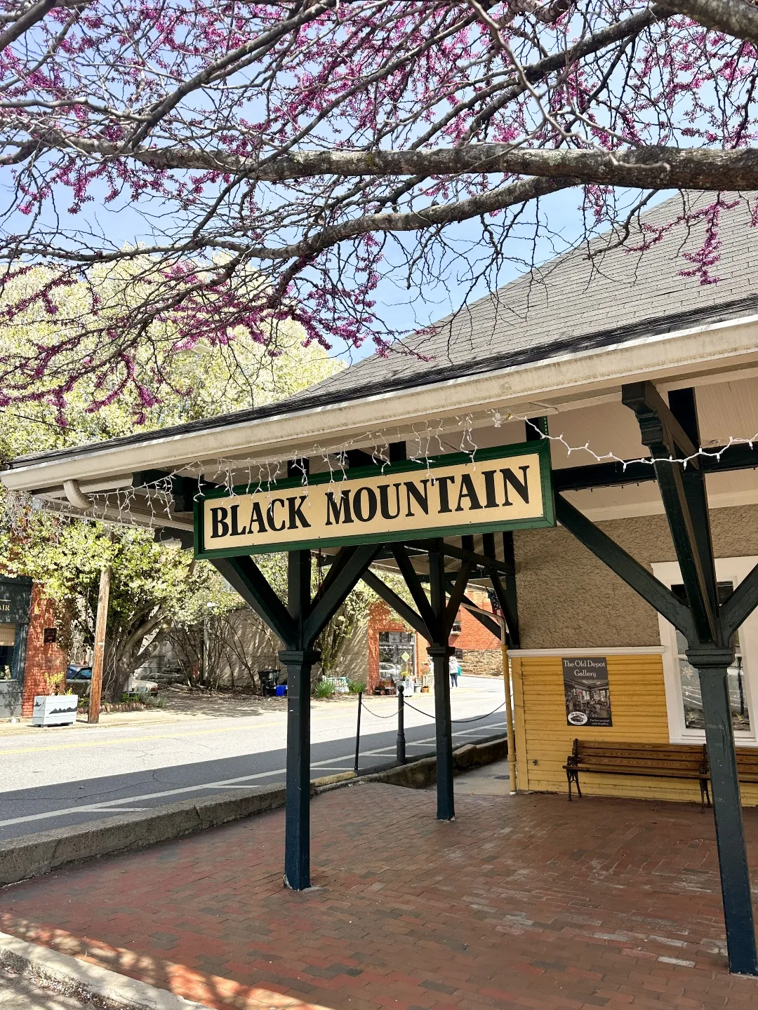 Black Mountain North Carolina galleries breweries