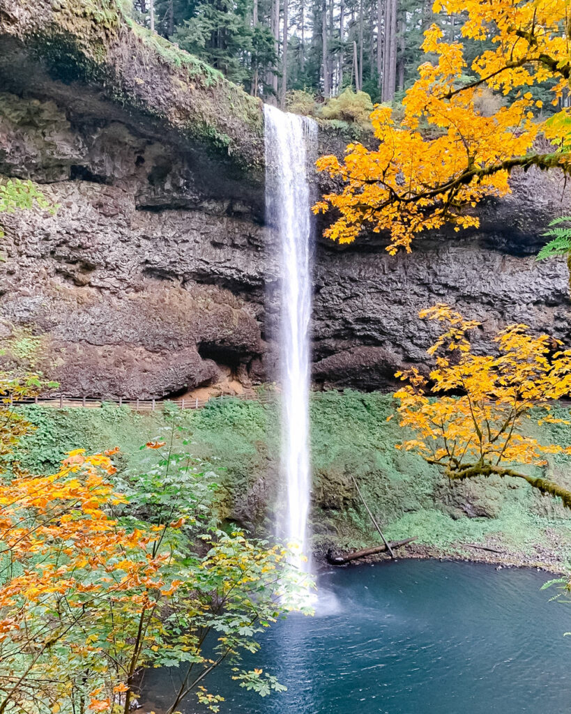 silver falls oregon trail ten falls autumn