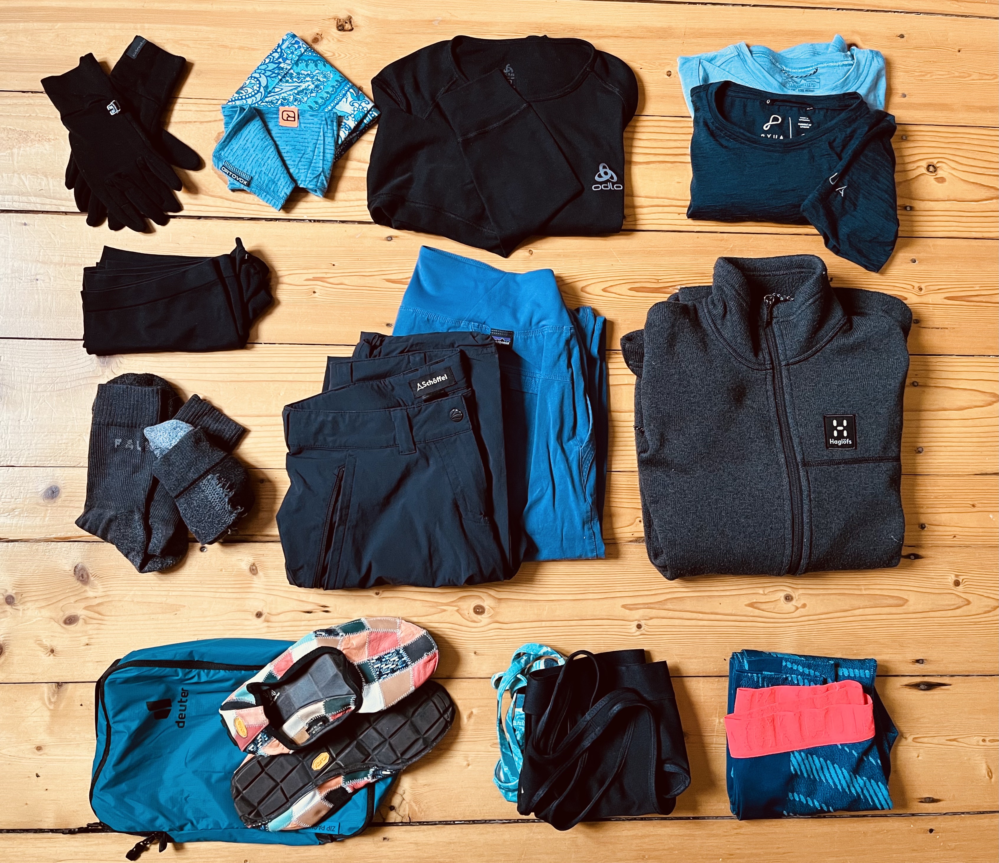 fall hiking layering clothes backpack