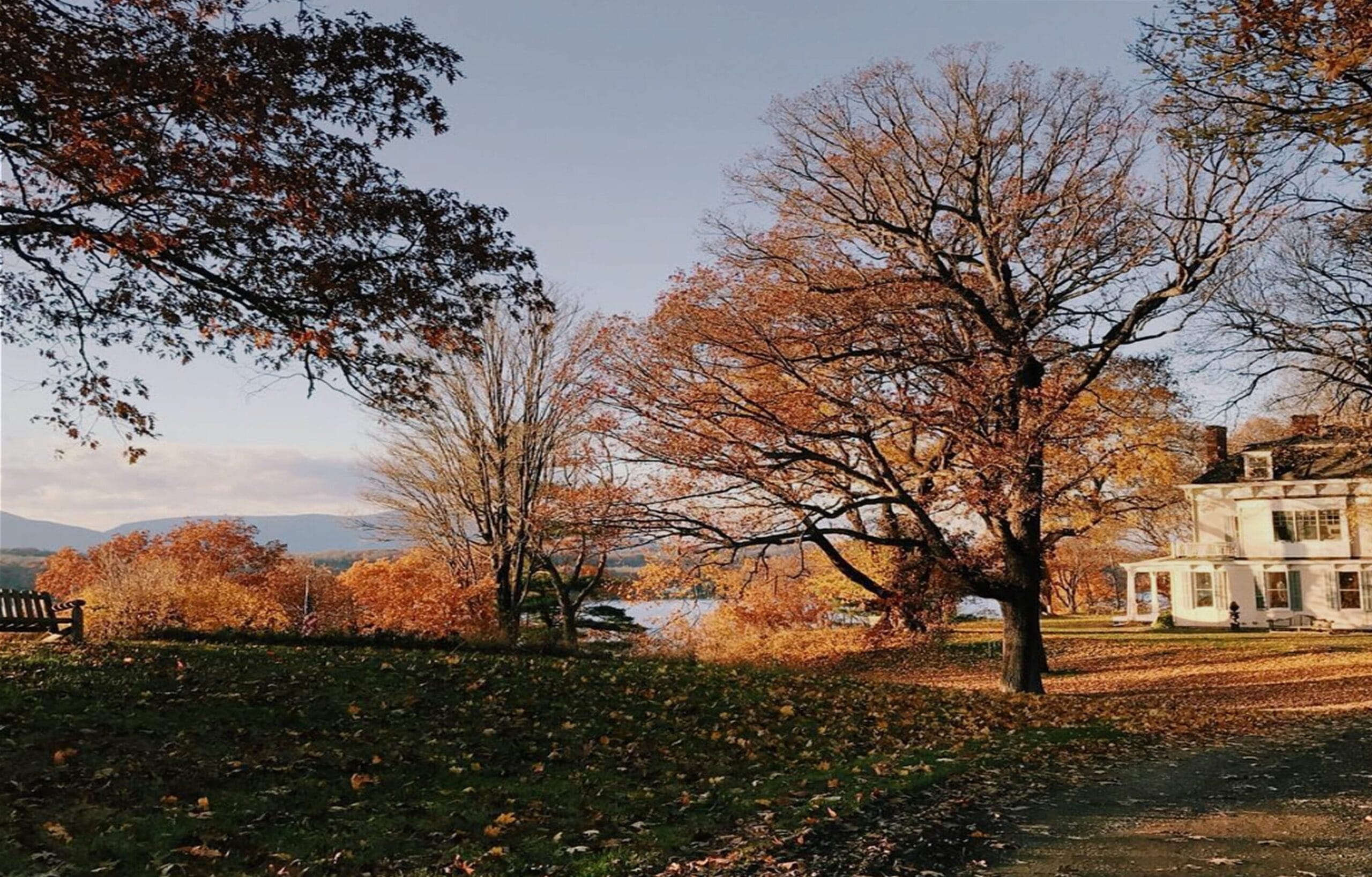 Hudson River Valley estates autumn foliage