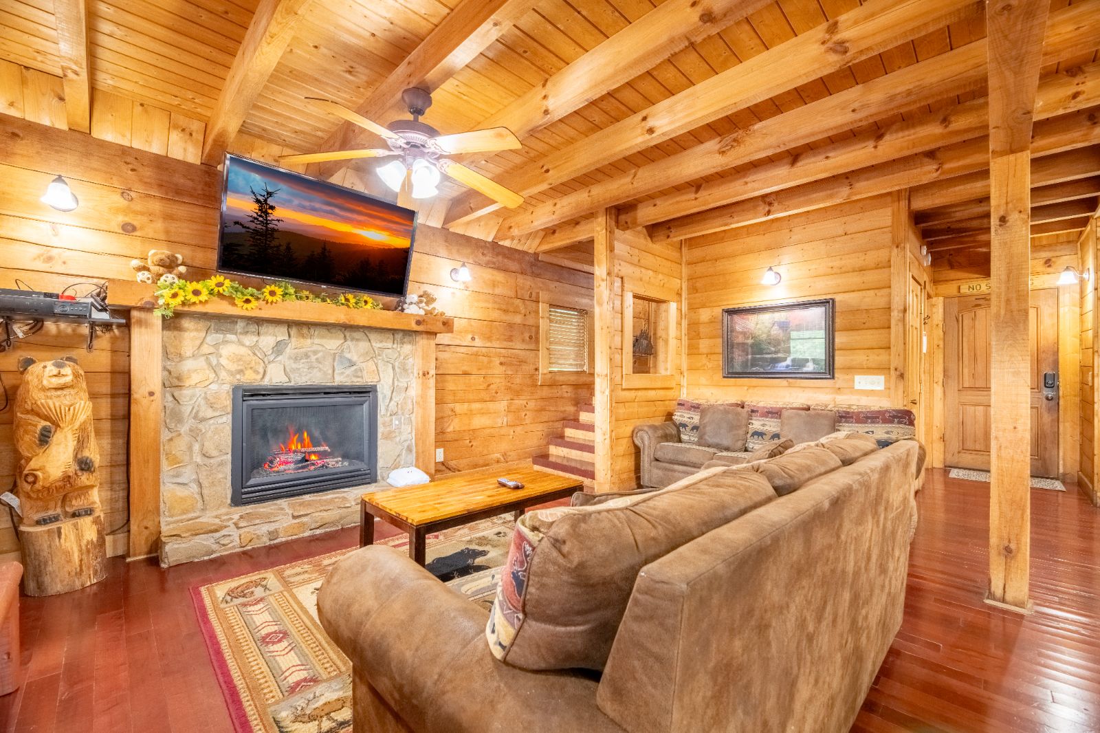 Pigeon Forge Tennessee cabin fall season