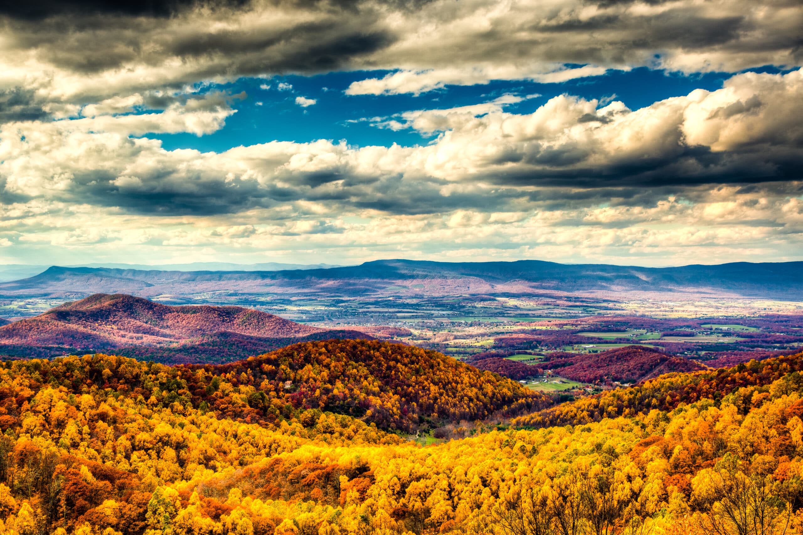 Shenandoah Valley cabin fall foliage