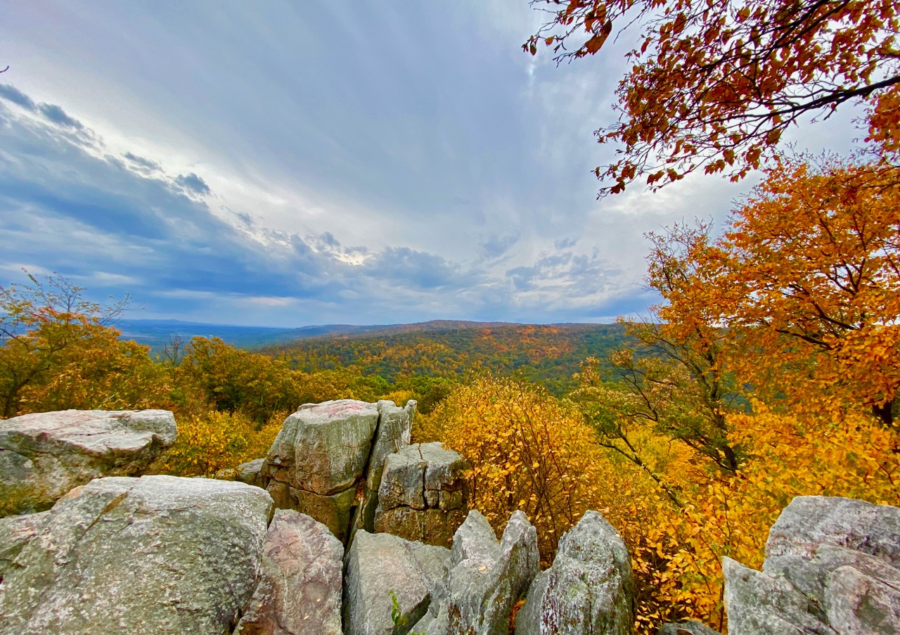 Walnut Mountain Park fall foliage trails