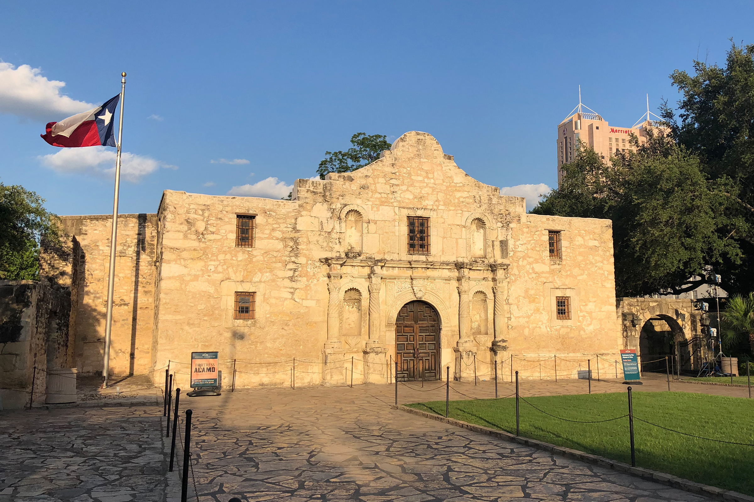 san antonio texas alamo mission historic spanish