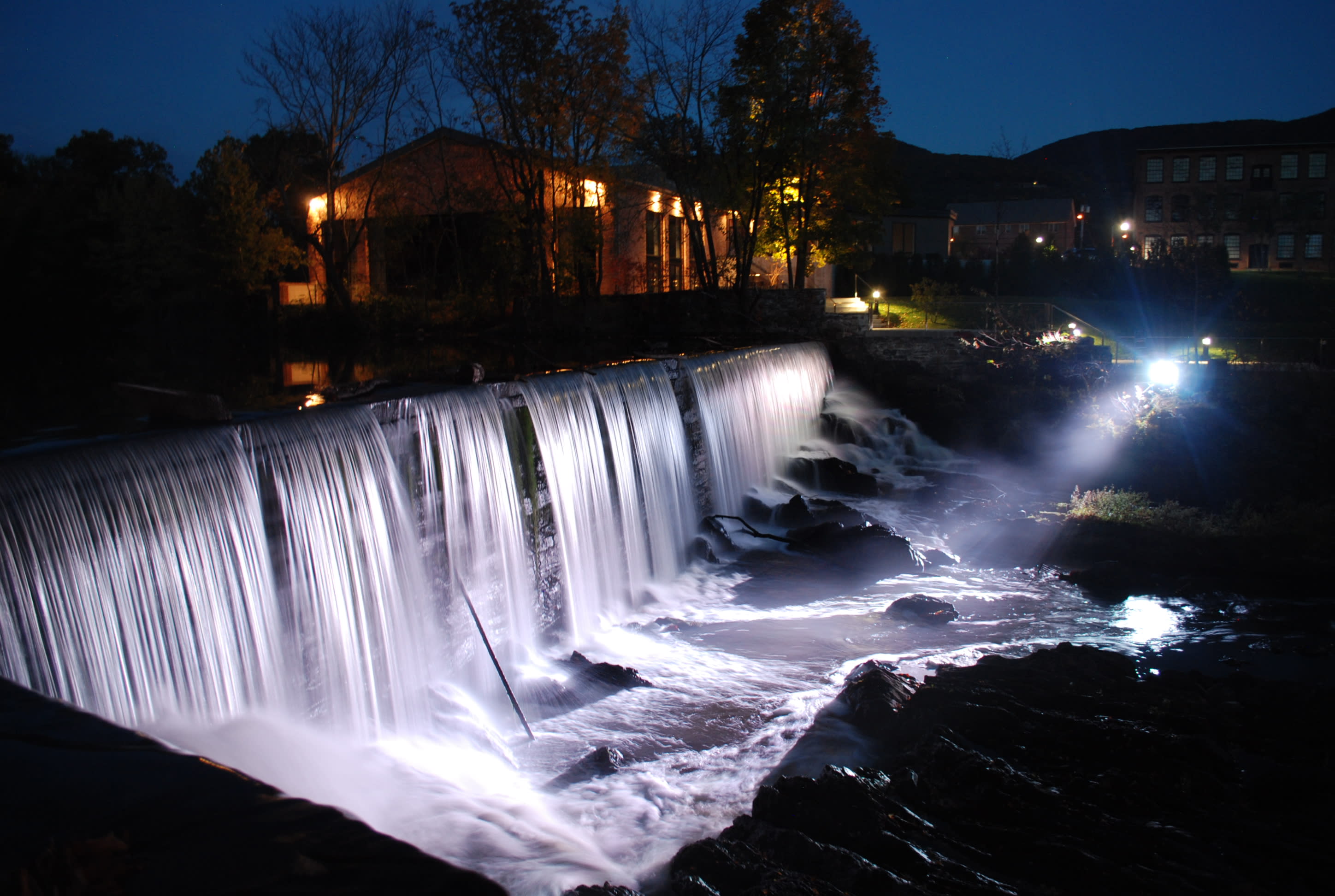 roundhouse beacon waterfall view