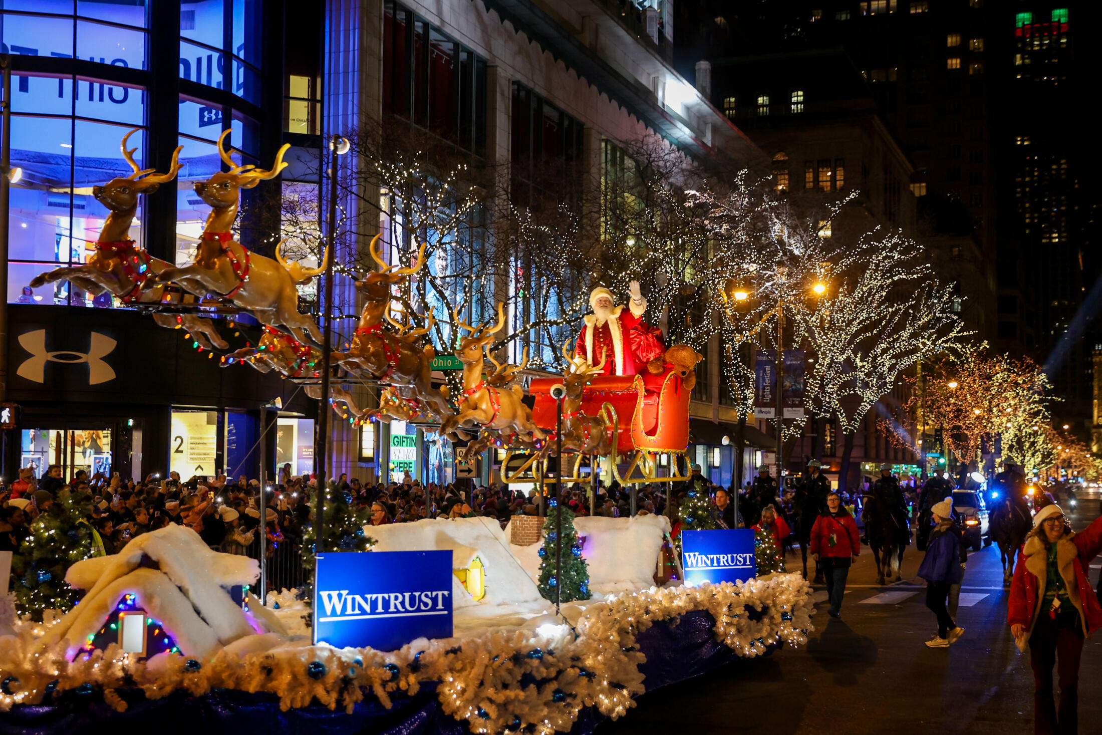 Chicago Magnificent Mile Christmas lights Thanksgiving
