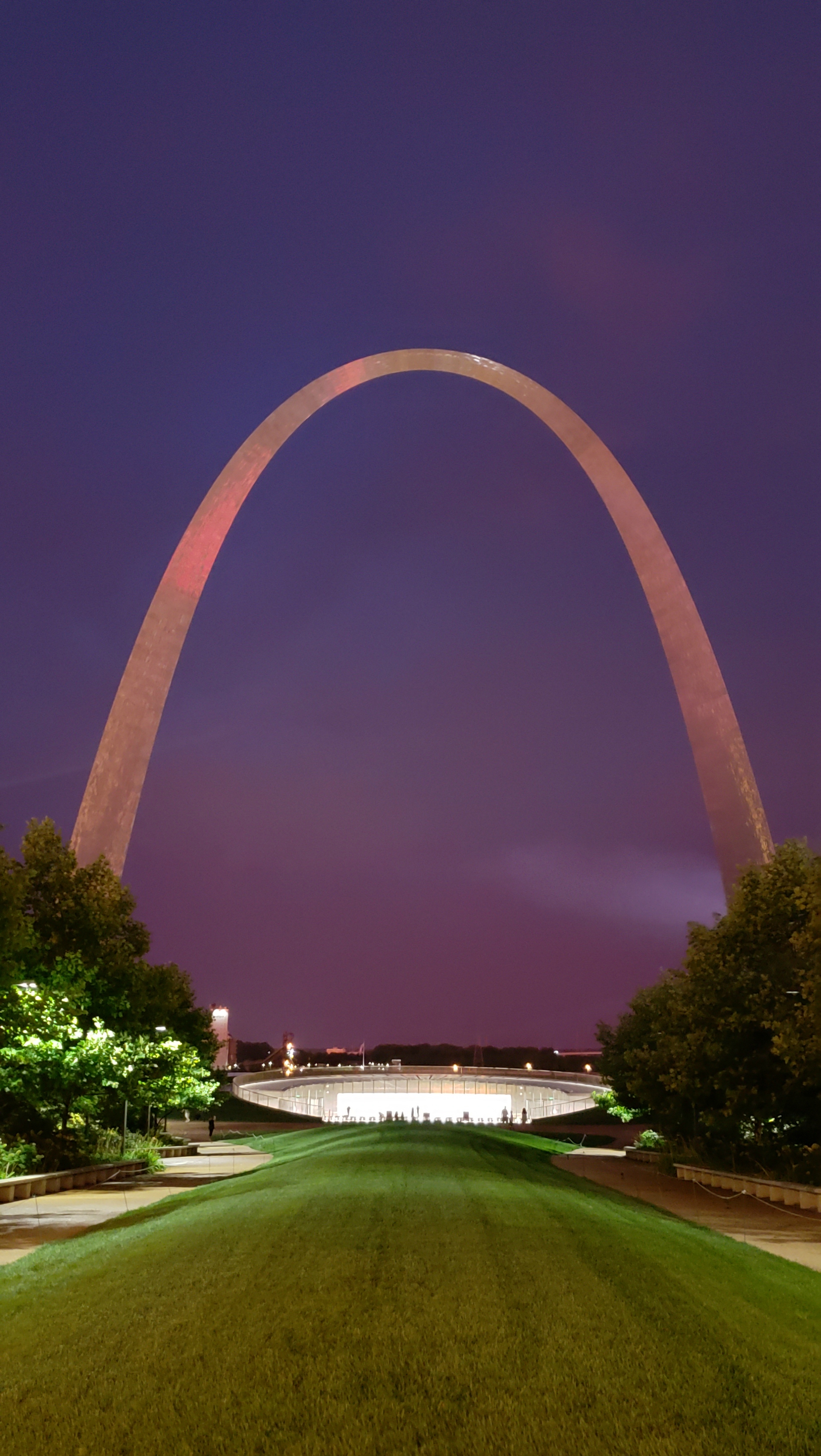 St. Louis Gateway Arch at night