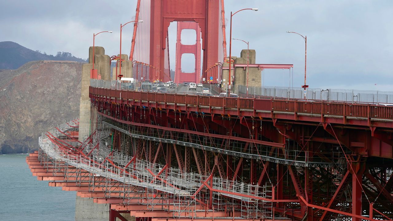 San Francisco Golden Gate Bridge fall