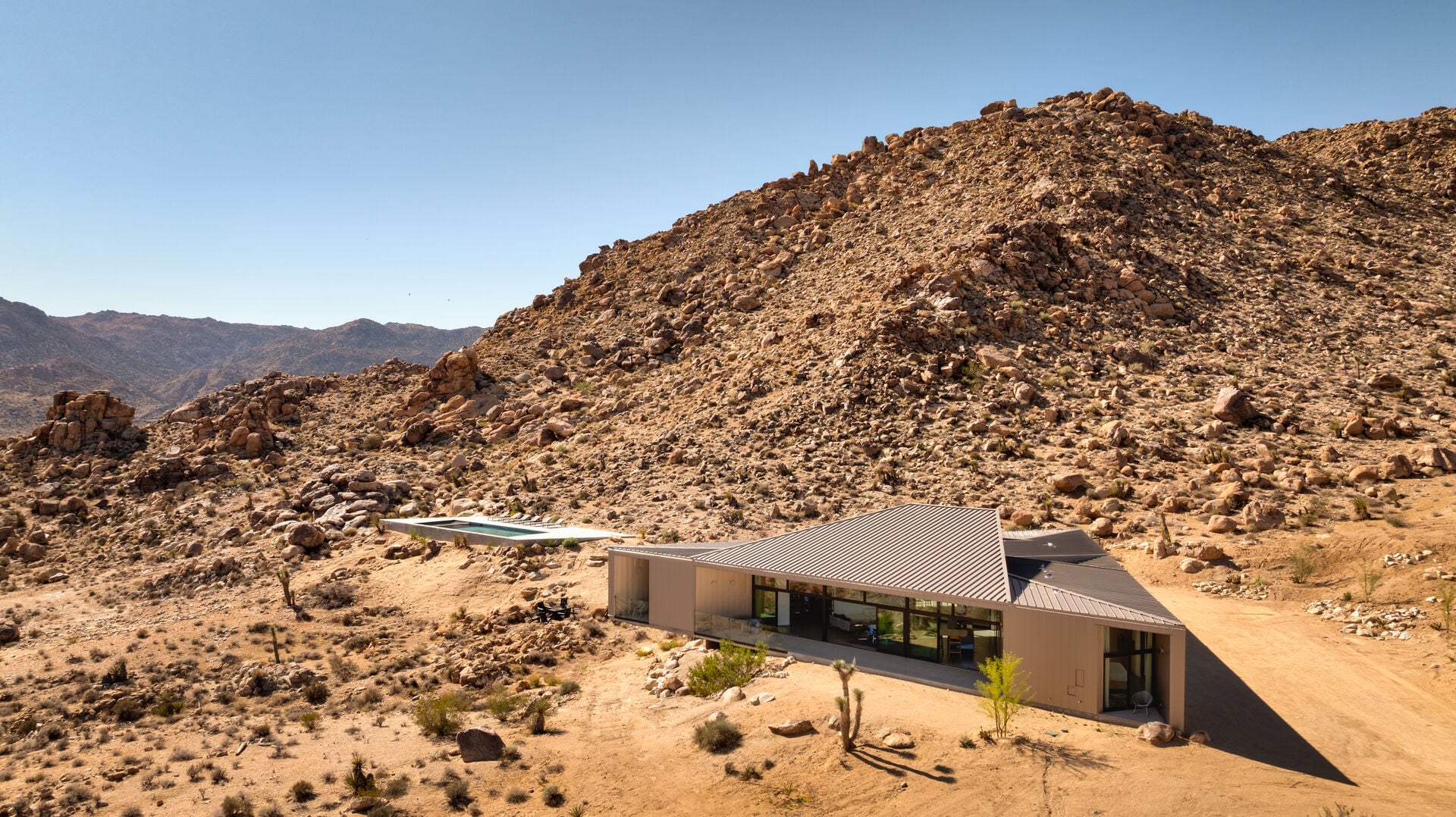 Joshua Tree vacation rental desert hillside