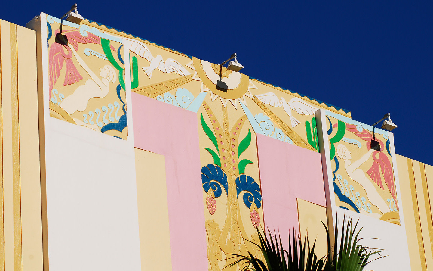 south beach miami art deco beachfront hotels