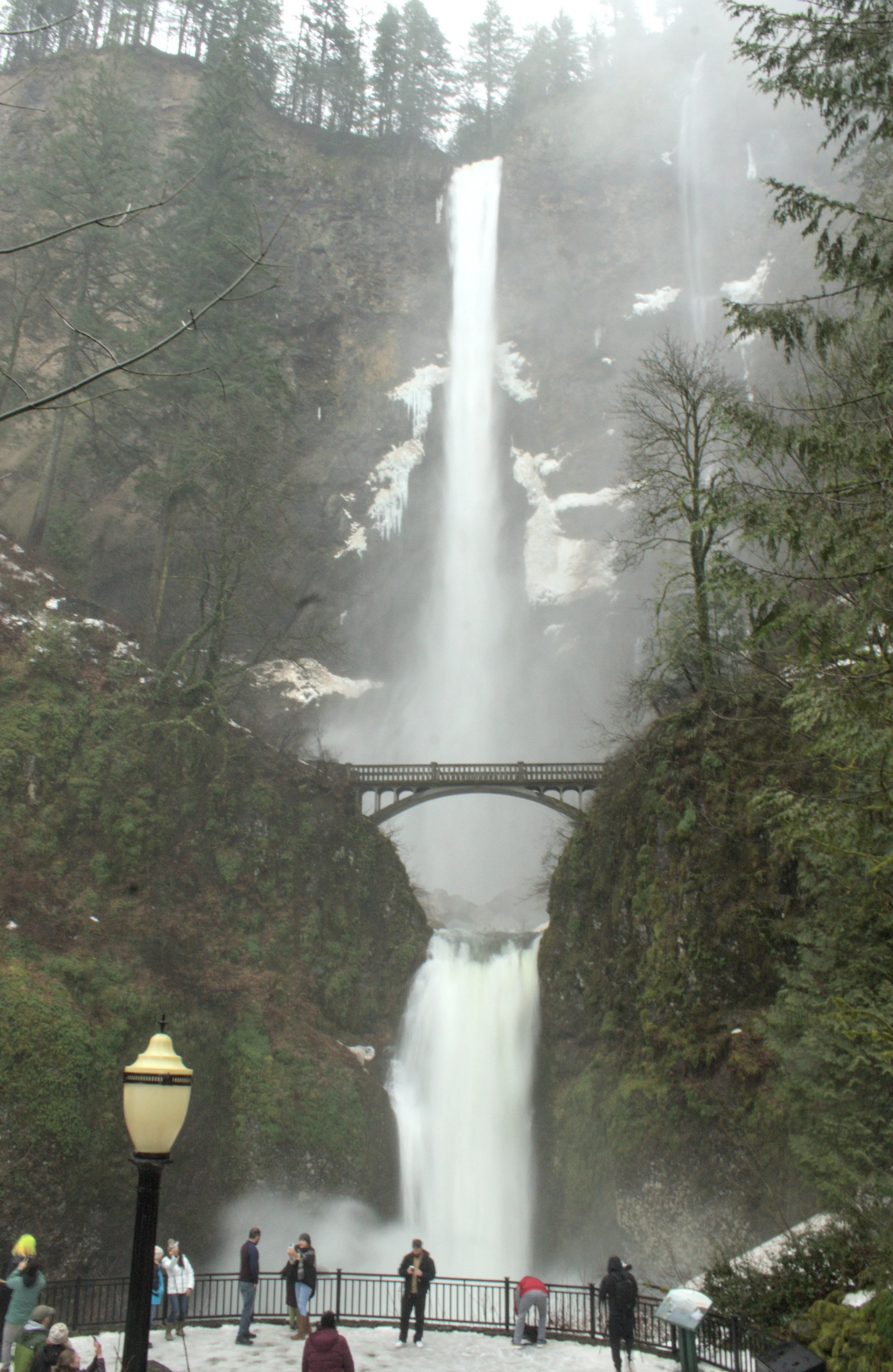 columbia river gorge waterfall november