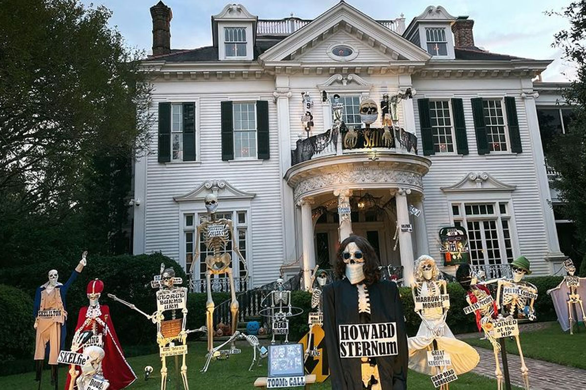 St. Charles Avenue Halloween decorations New Orleans