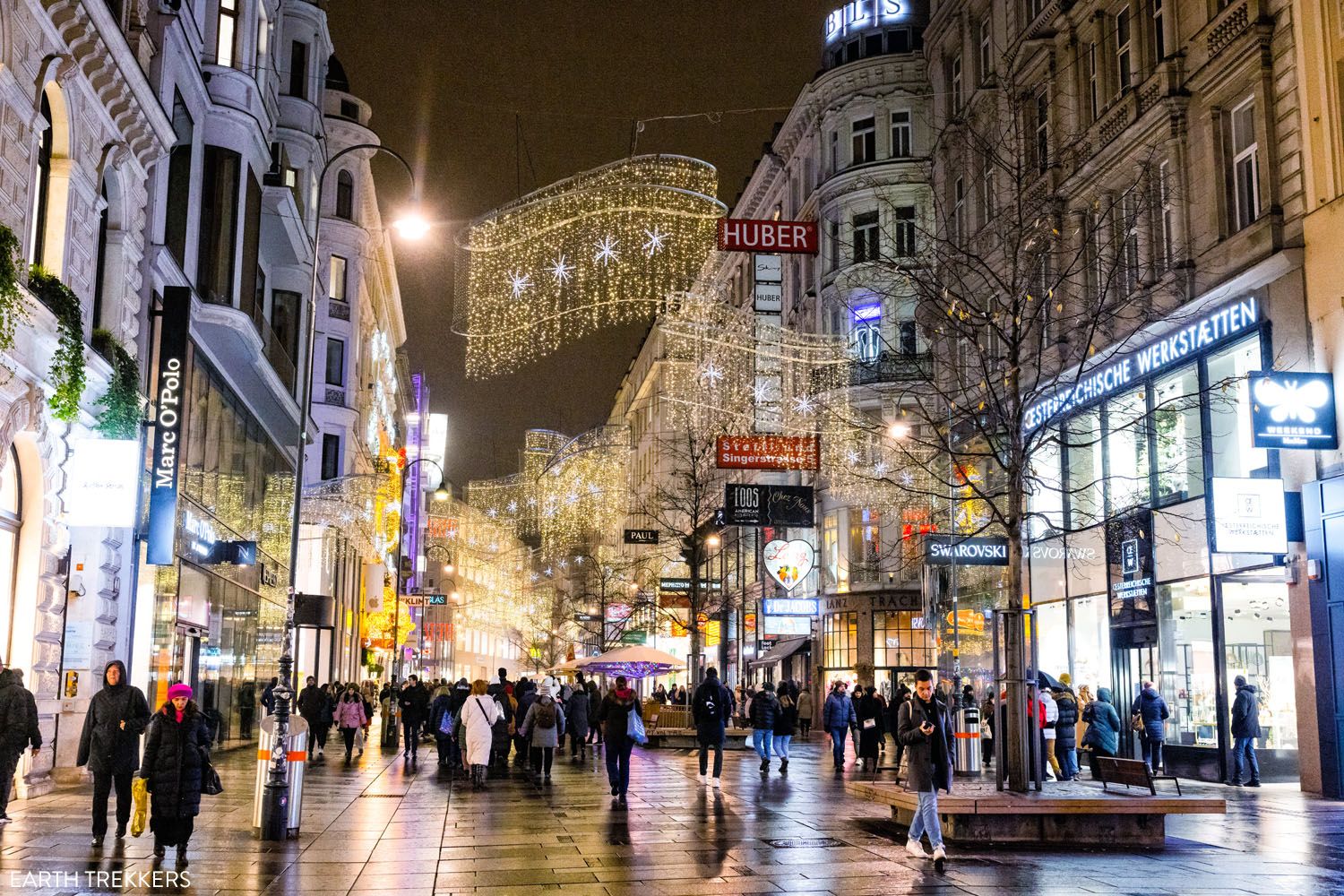 Vienna Christmas market walking tour evening lights