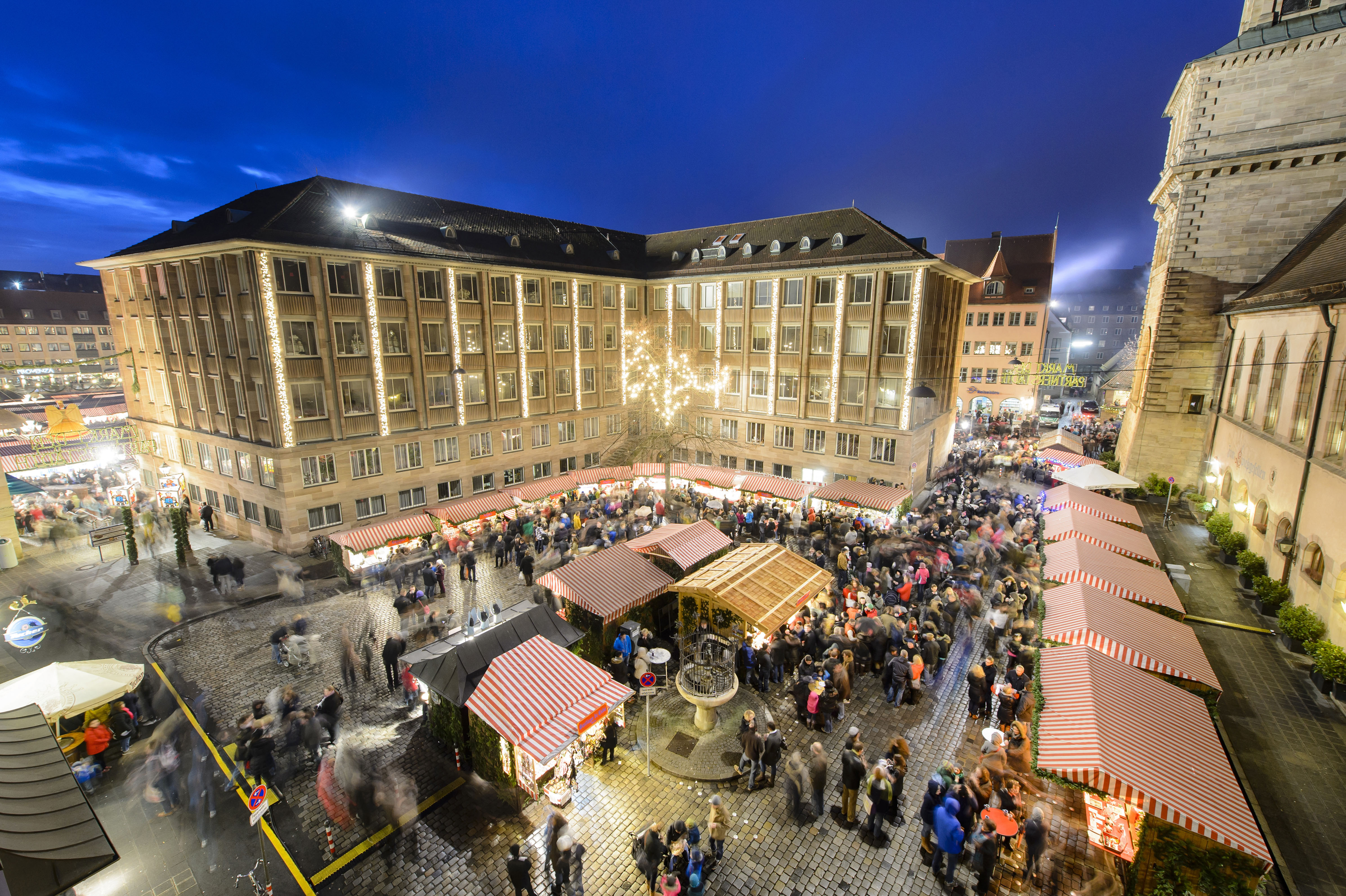 Sister Cities Christmas Market Nuremberg Rathausplatz international stalls