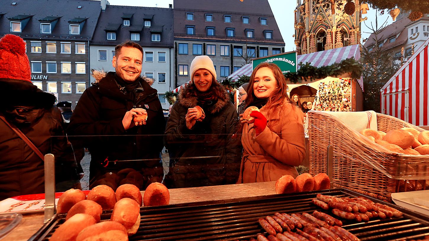 Nuremberg Christmas market bratwurst grilled sausage stalls