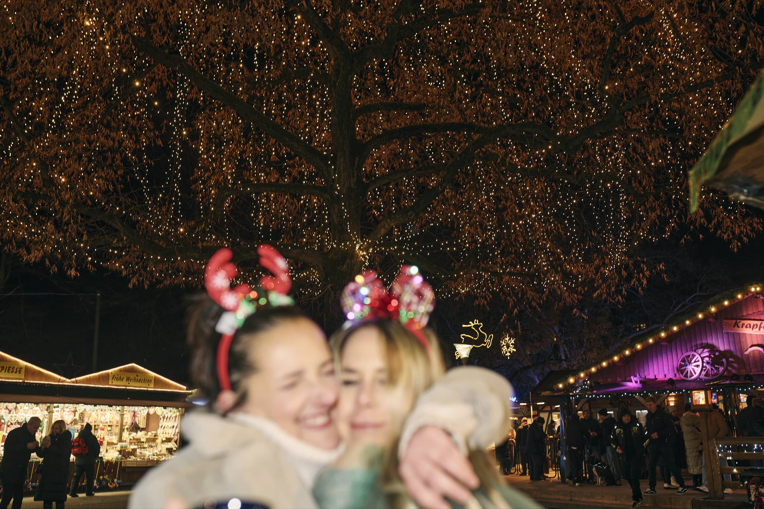 christmas market night photography lights