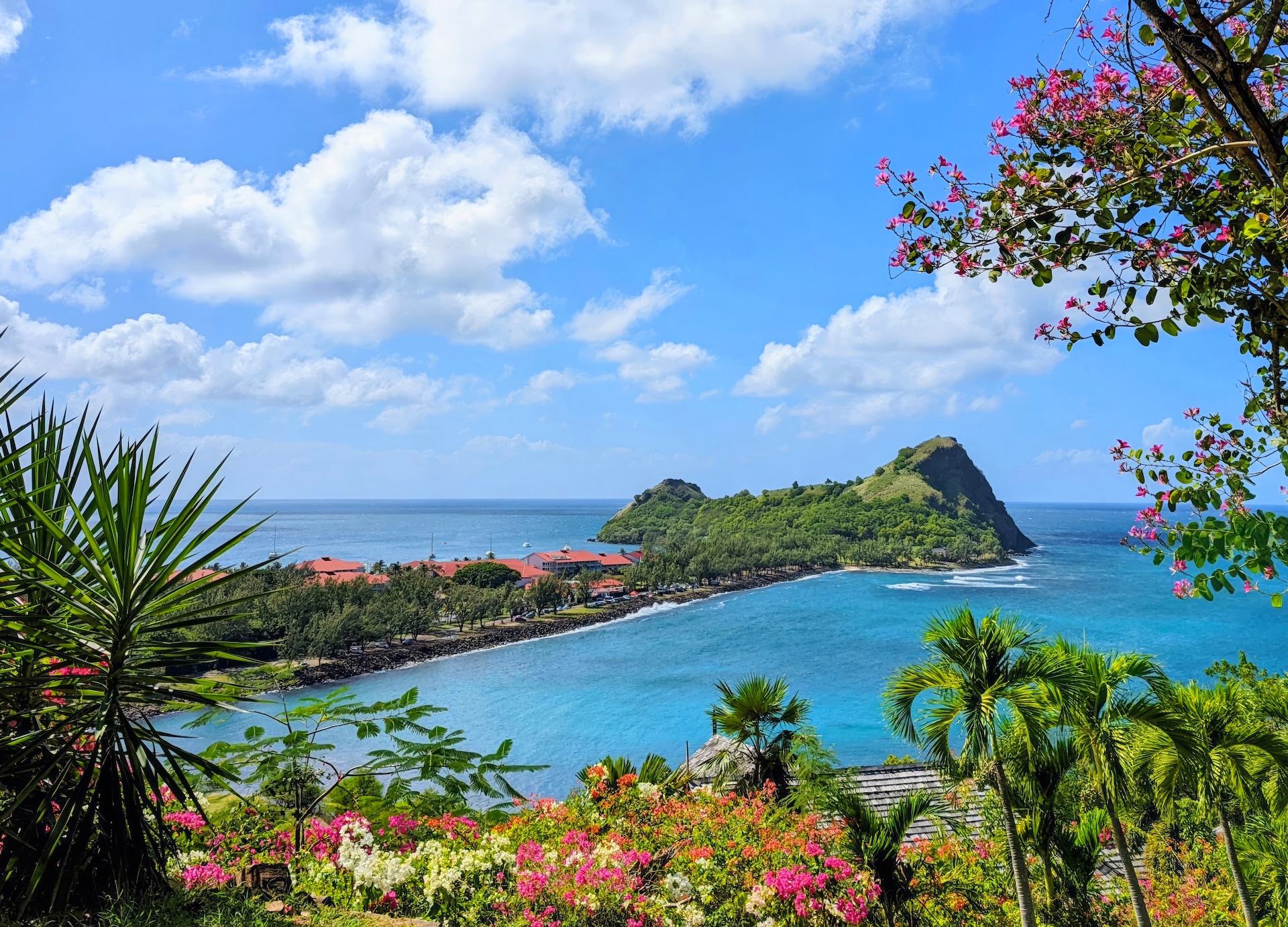 Best Caribbean Islands to Visit in December: 15 Picks by Budget