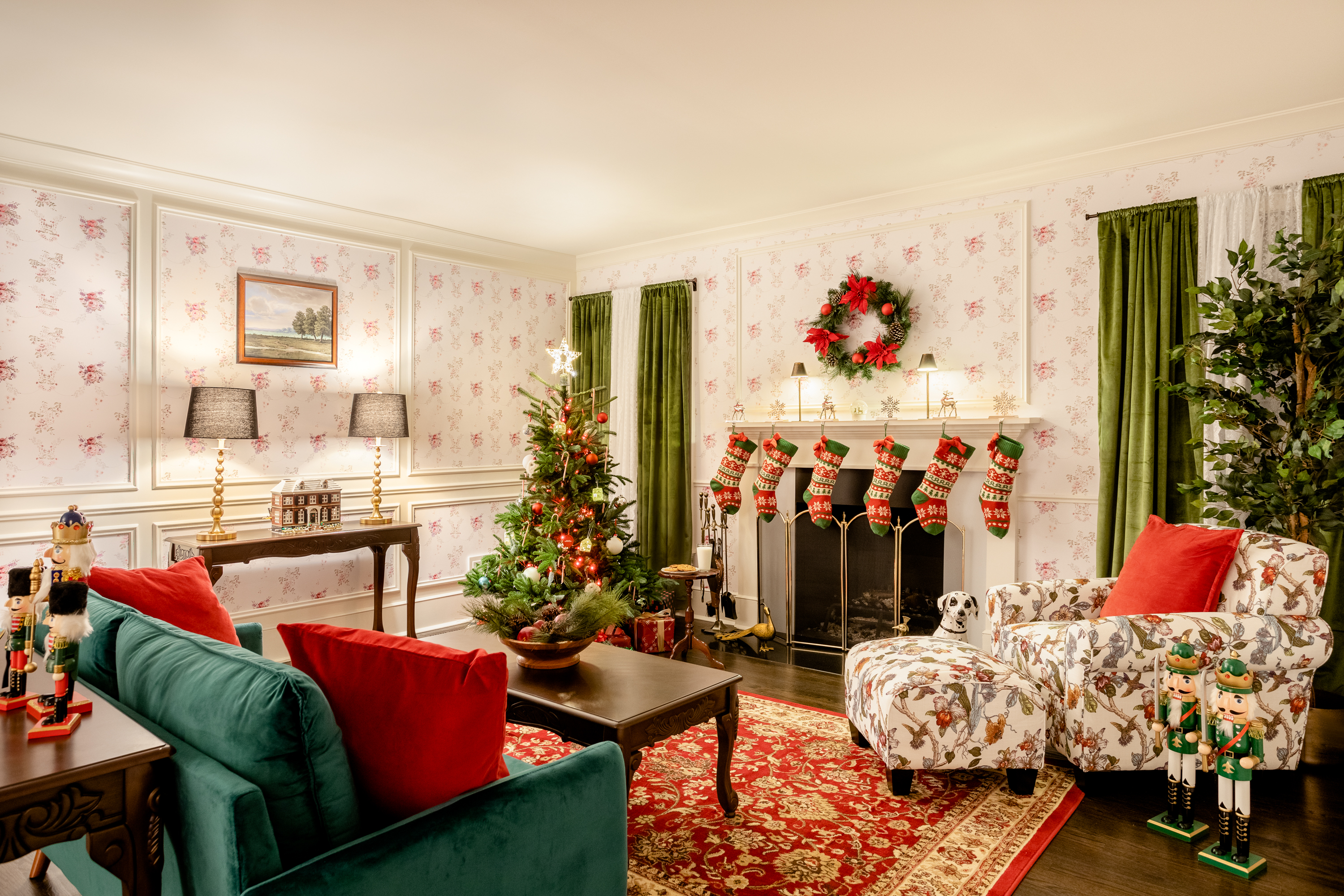 Home Alone themed Airbnb house