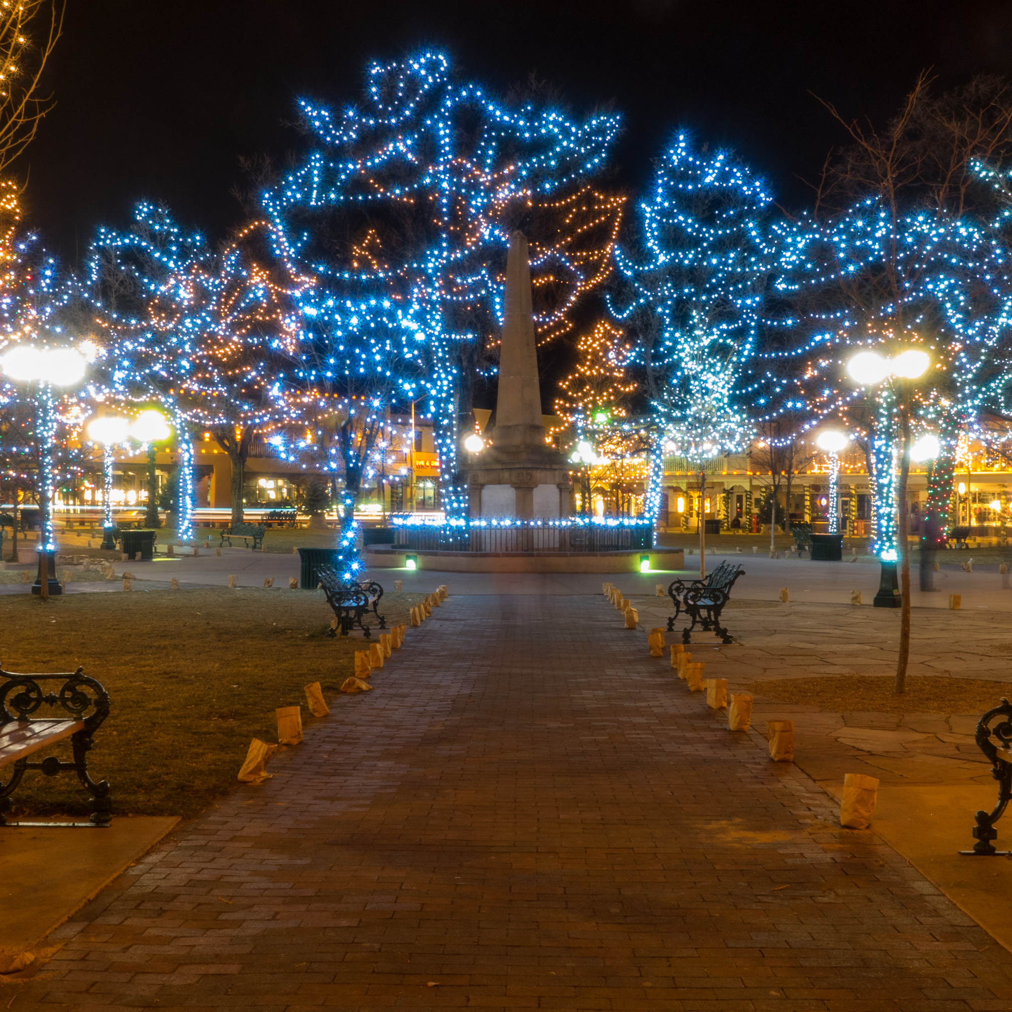 santa fe plaza luminarias new year