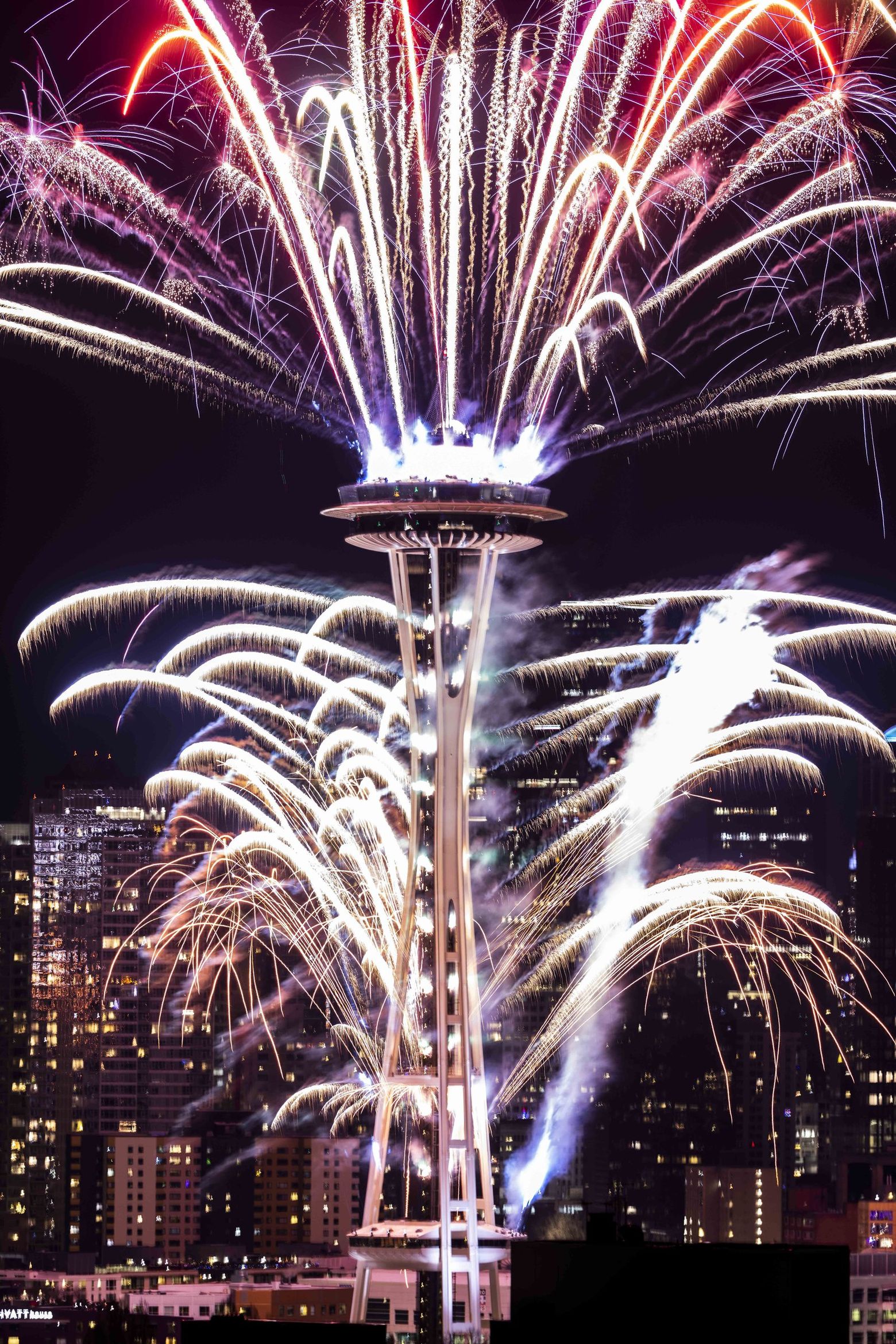 seattle space needle new years eve fireworks