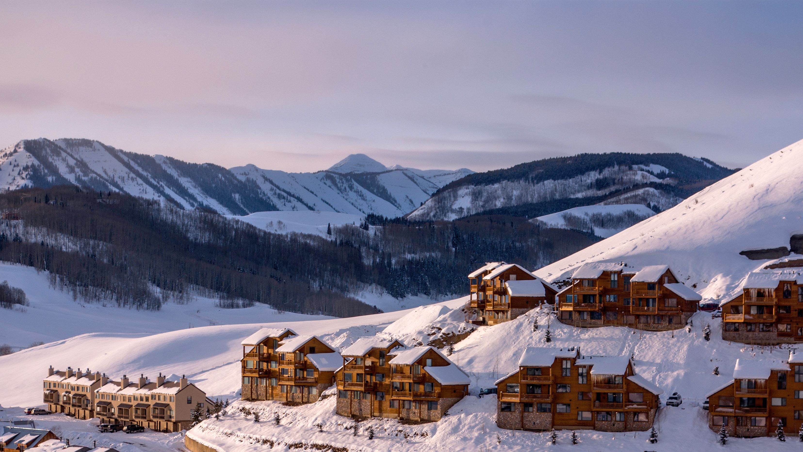 ski towns in colorado