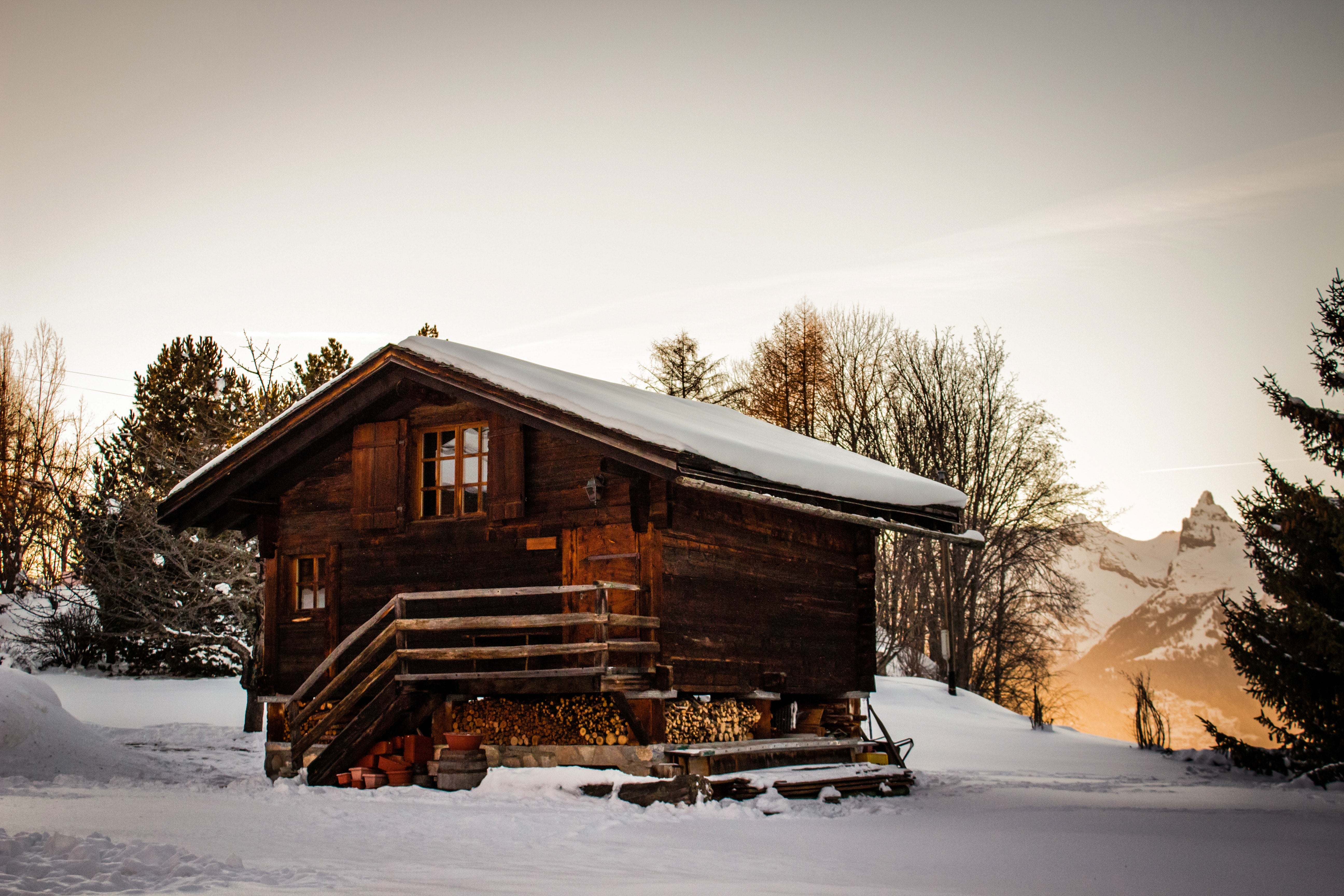 cozy winter cabin getaways usa