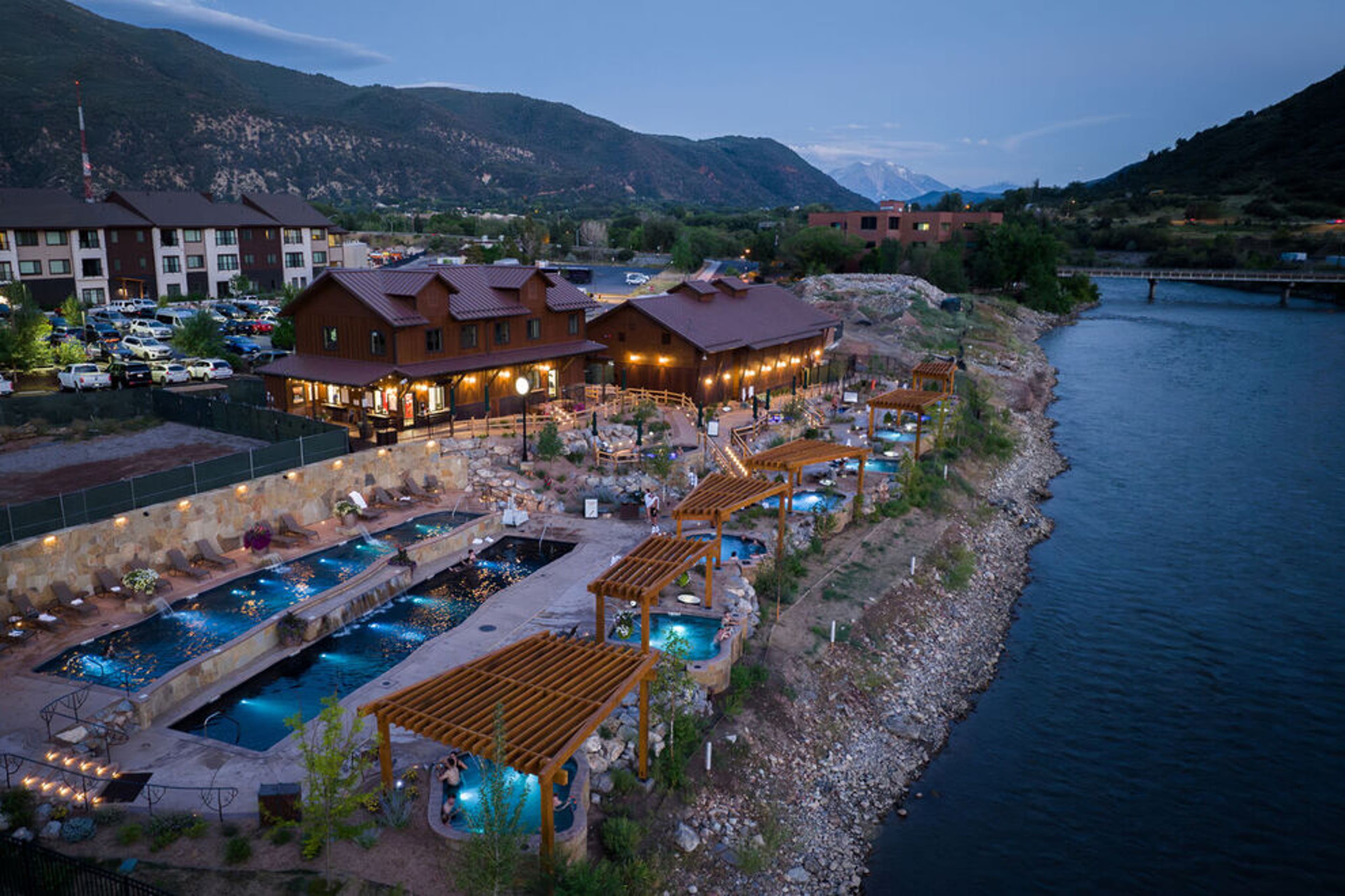 iron mountain hot springs glenwood colorado