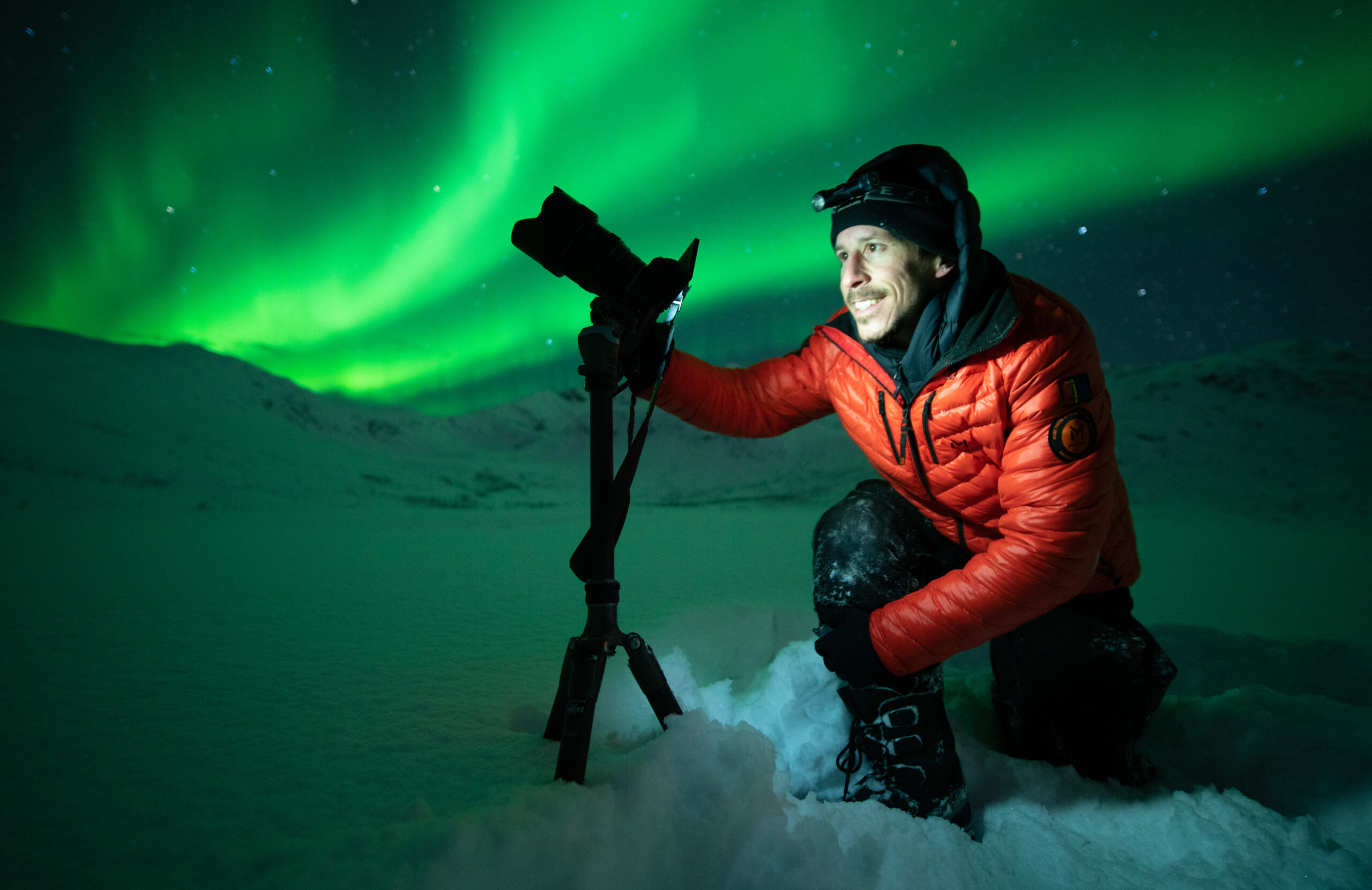 aurora photography camera tripod snow landscape