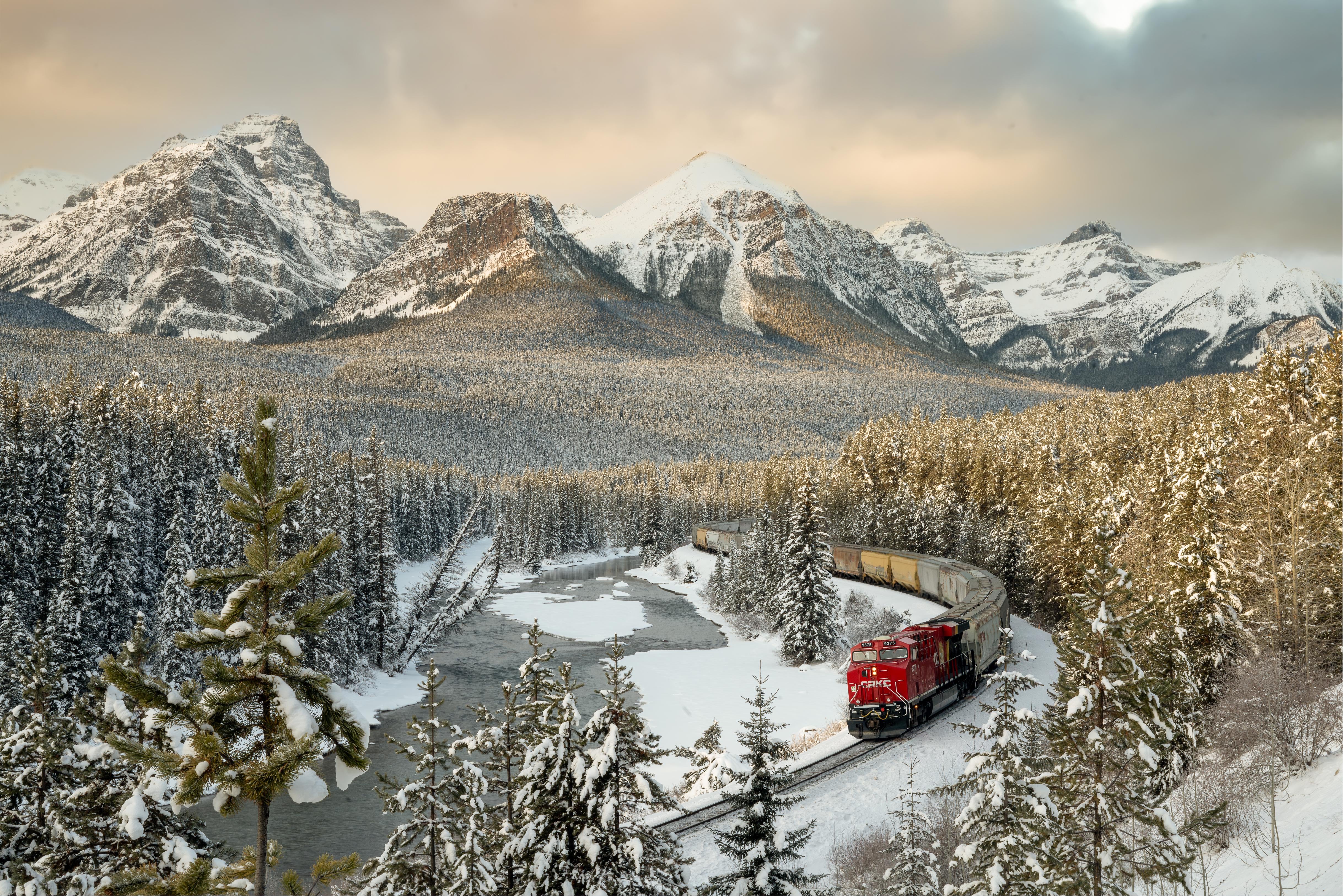 Morants Curve winter train