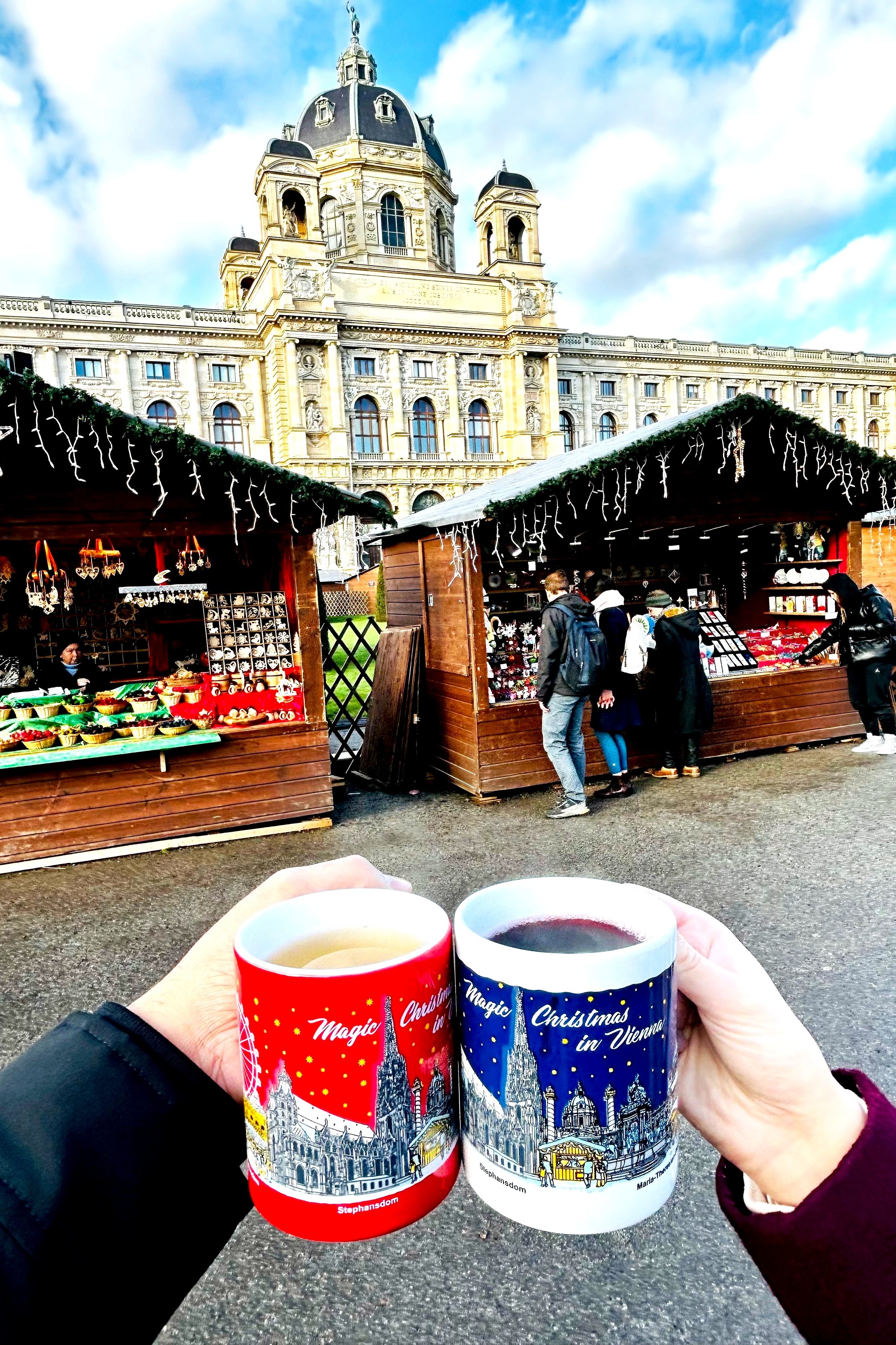 vienna christmas market glühwein