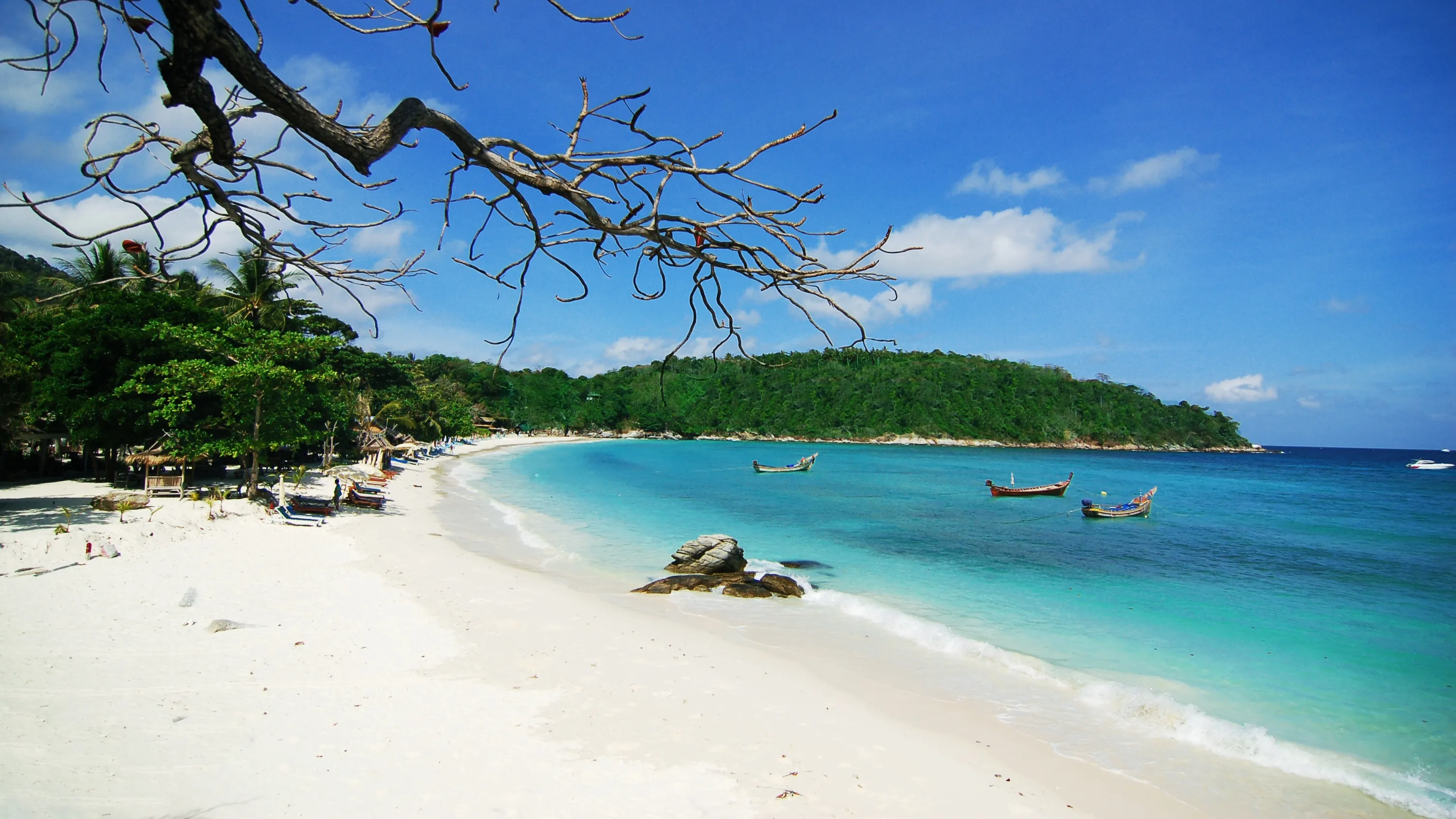 Racha Yai Ao Bungalow beach Phuket
