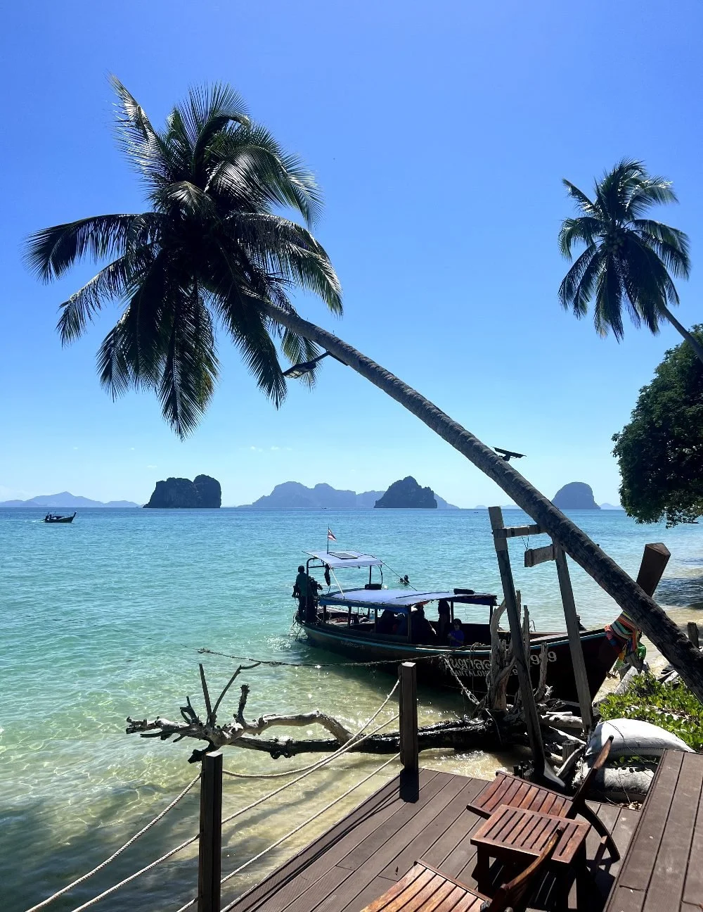 koh ngai island beach low tide