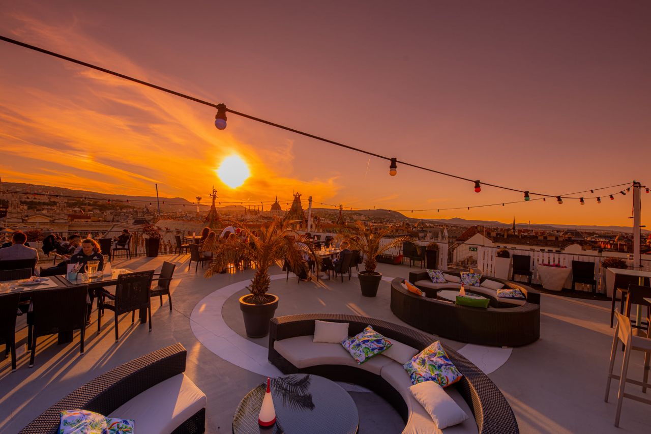 Intermezzo Roof Terrace Hotel President Budapest