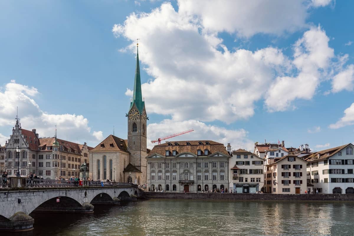 fraumünster zurich green spire cloister