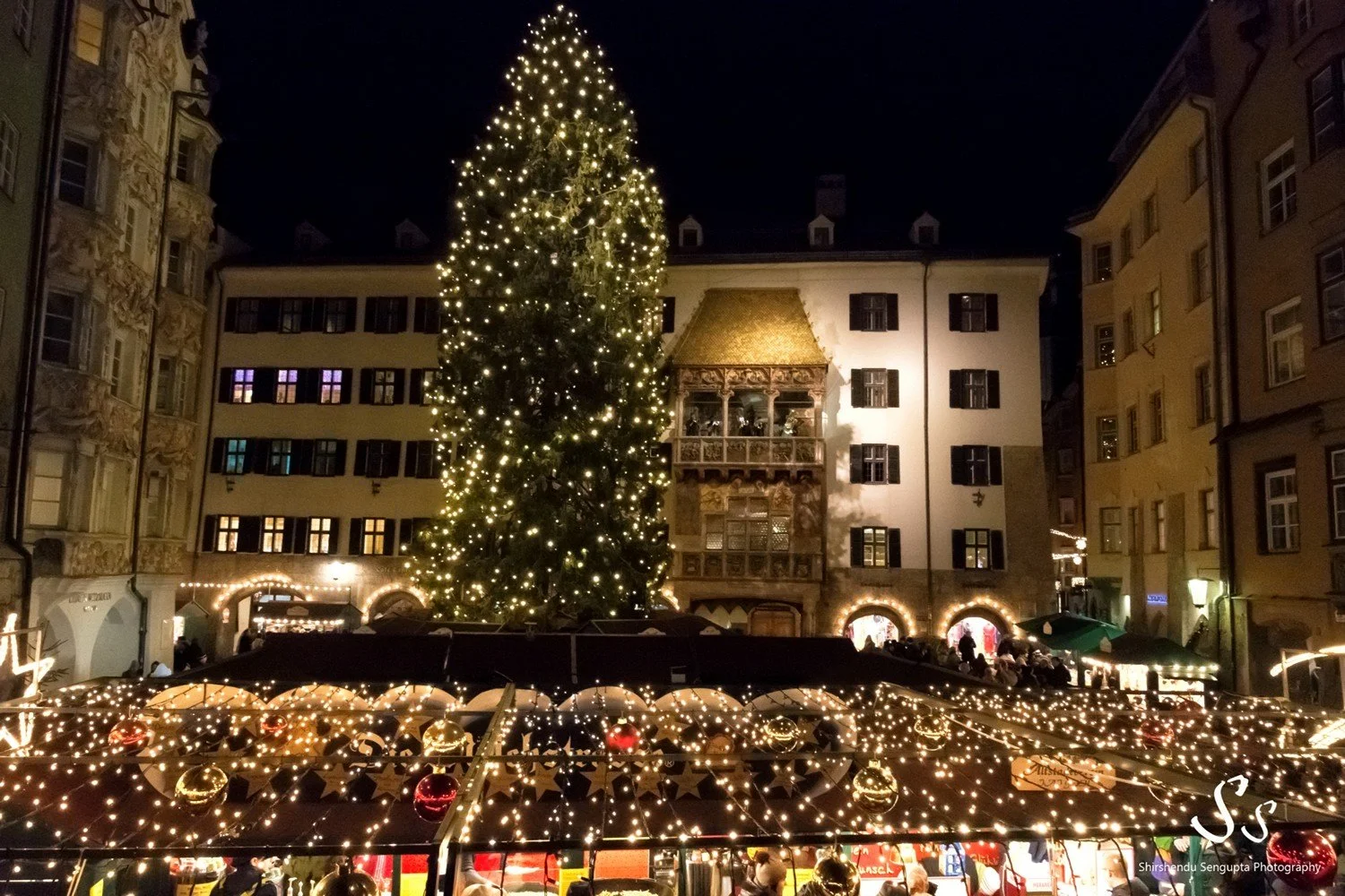 Innsbruck Christmas market Golden Roof evening