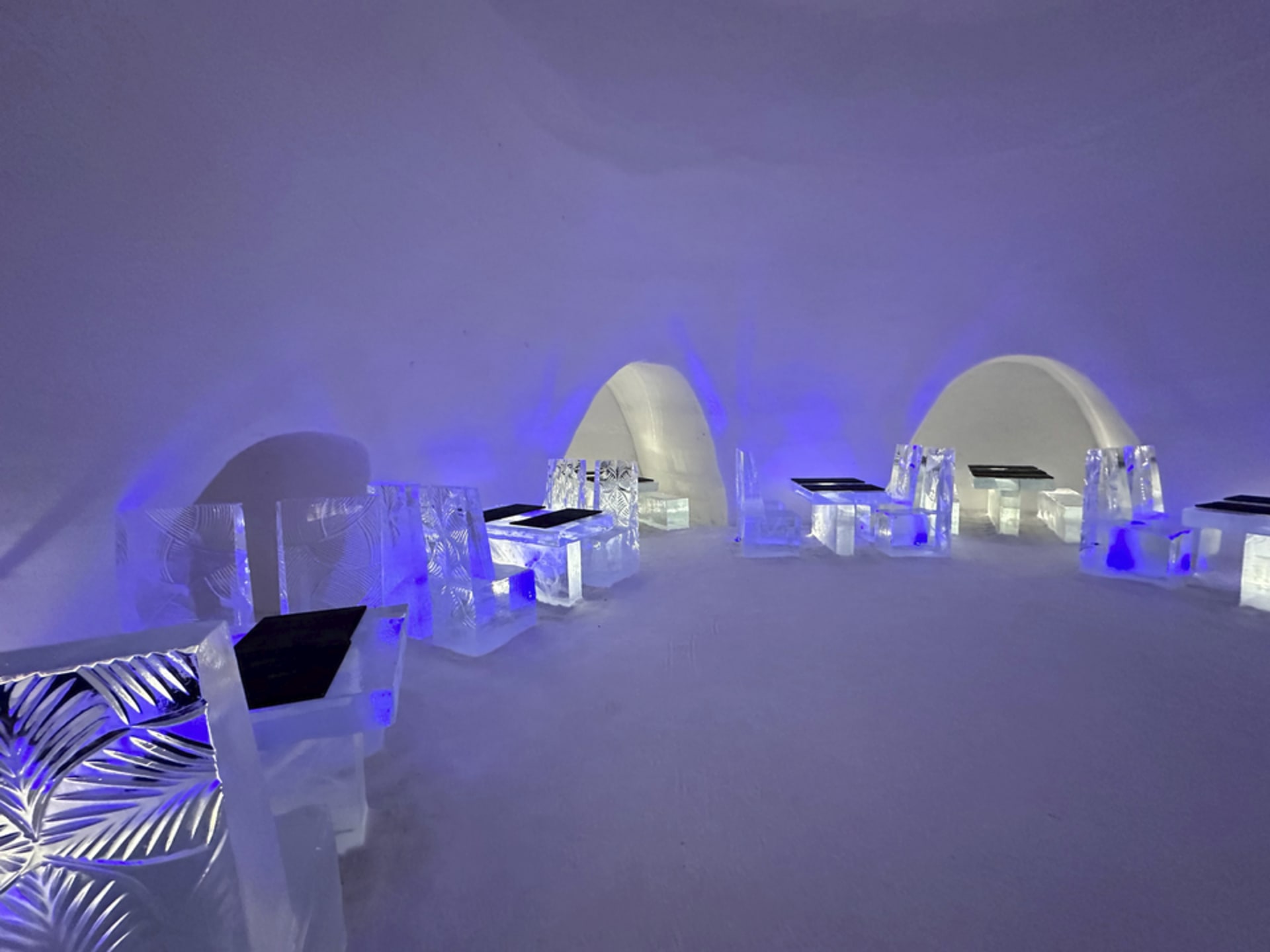 snow village kittila ice bar