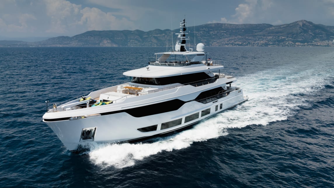 MAJESTY 120 yacht for Sale (5) | Phoenix Yacht Management