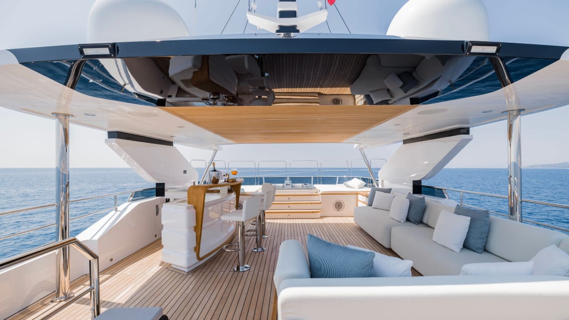 MAJESTY 120 yacht for Sale (14) | Phoenix Yacht Management