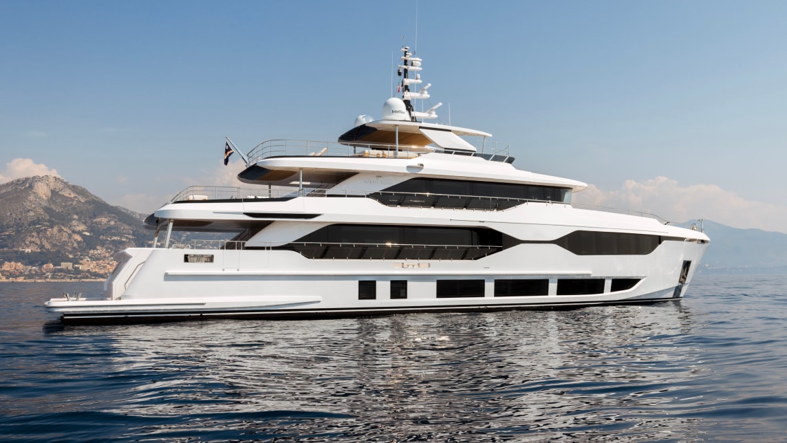 MAJESTY 120 yacht for Sale (6) | Phoenix Yacht Management